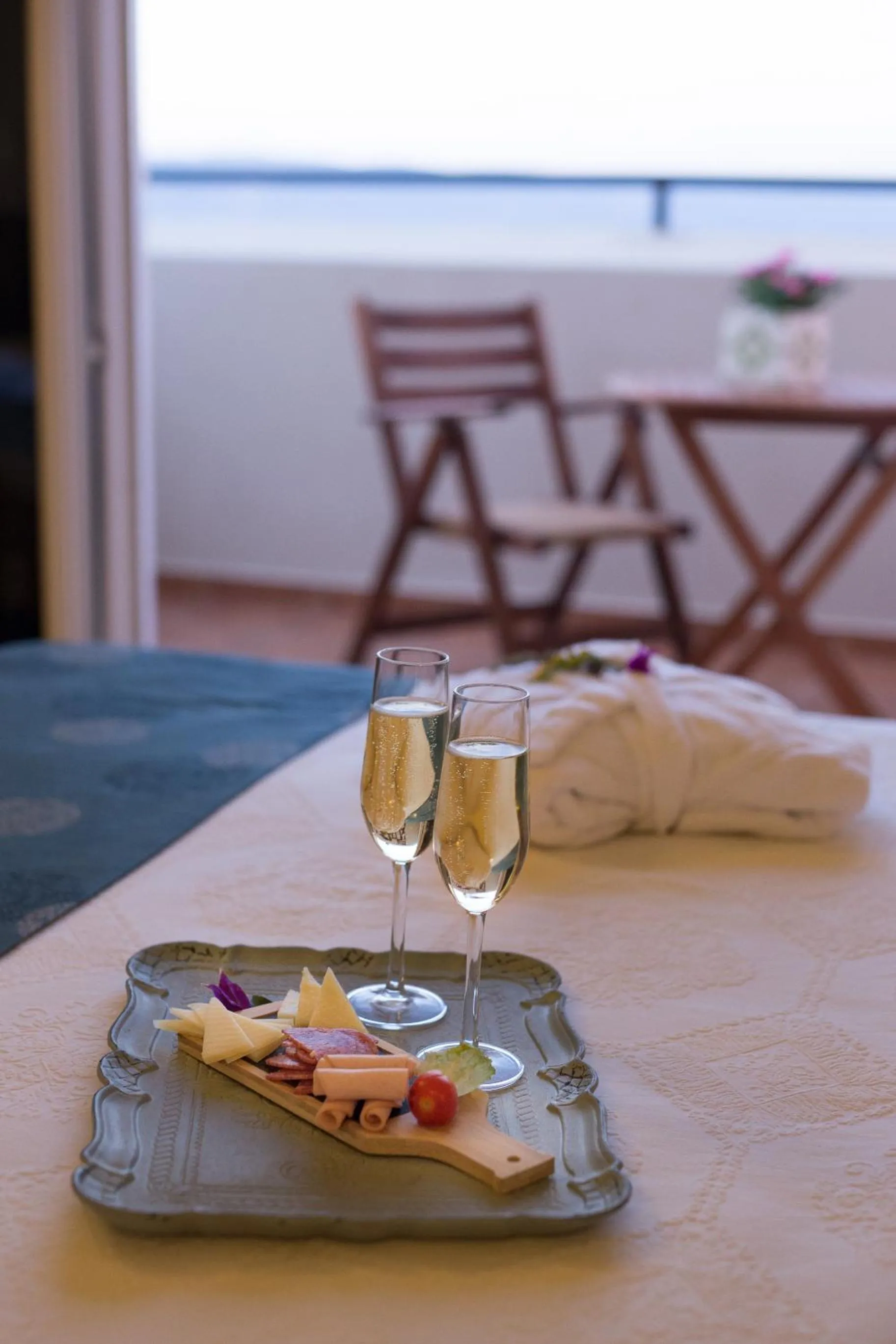 Food and drinks in Sunrise Resort Hotel