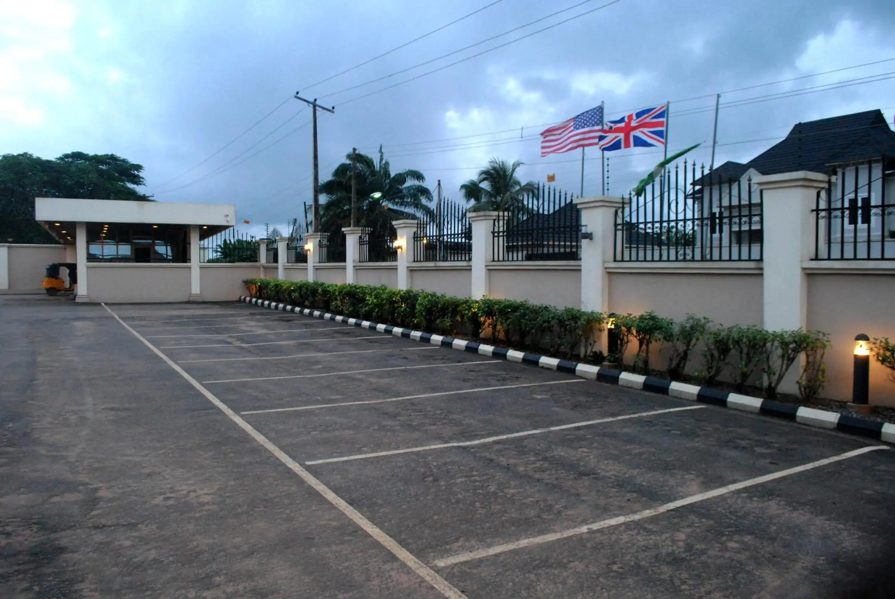 Property building in Grand Inn & Suites Property building in Grand Inn & Suites
