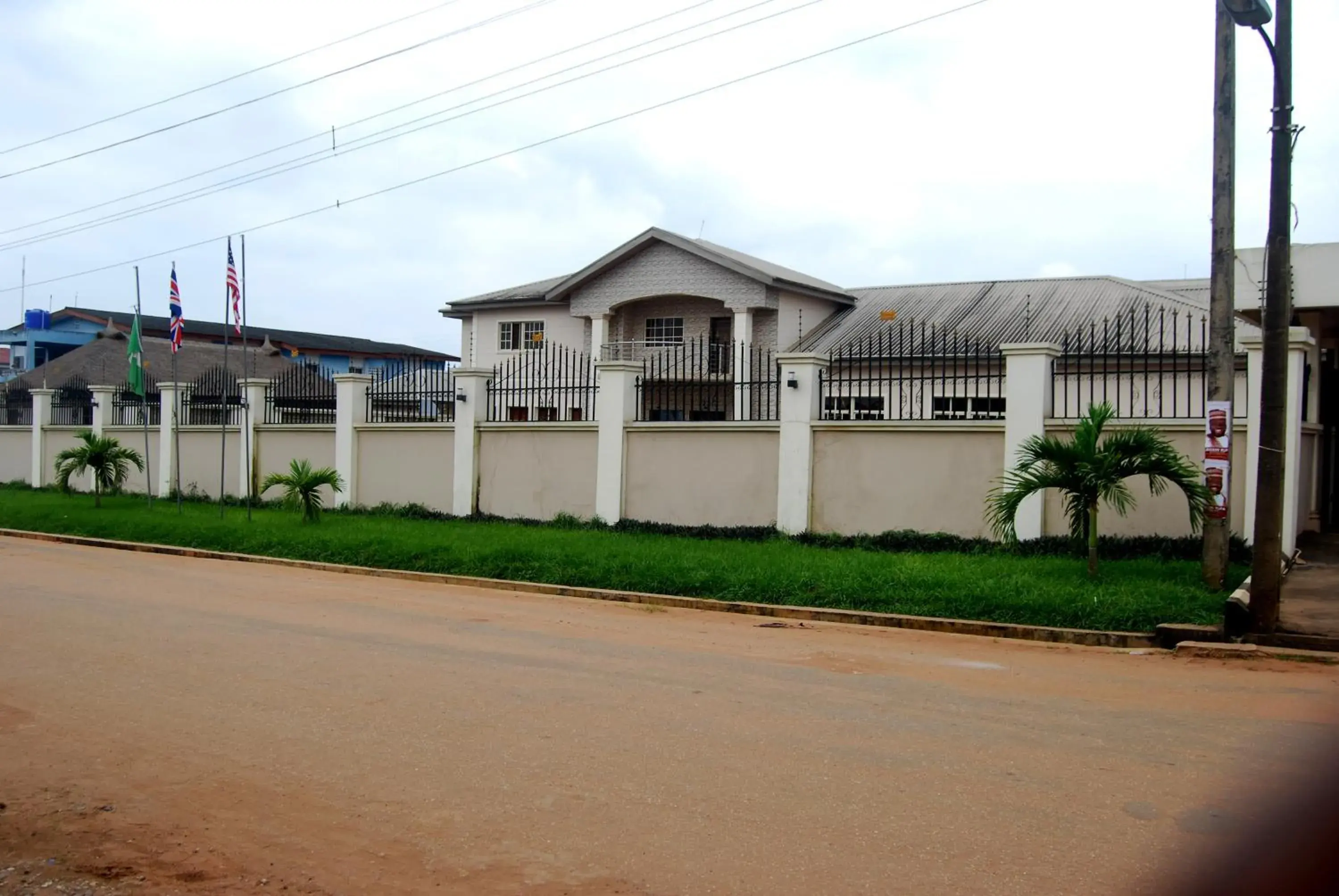 Property building in Grand Inn & Suites Property building in Grand Inn & Suites