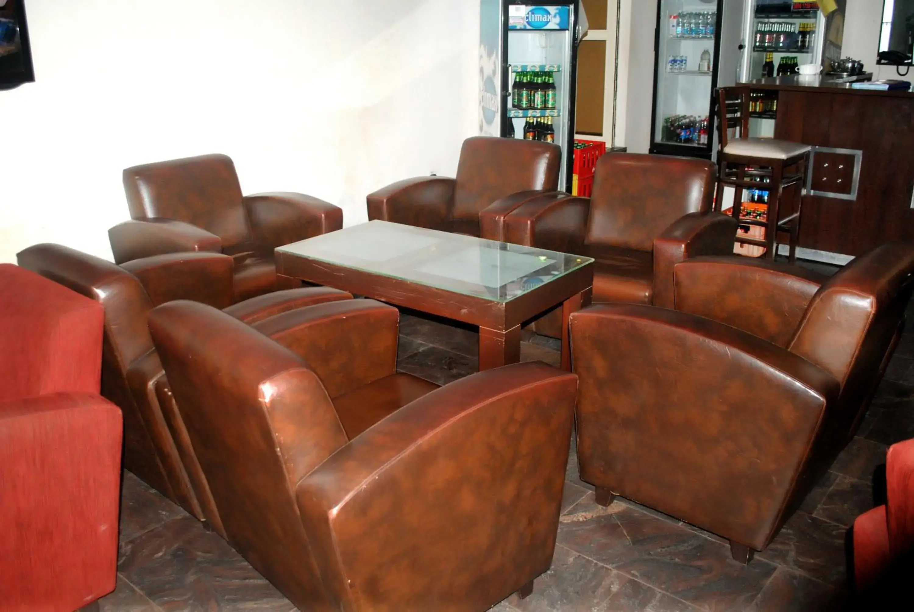 Lounge or bar in Grand Inn & Suites Lounge or bar in Grand Inn & Suites