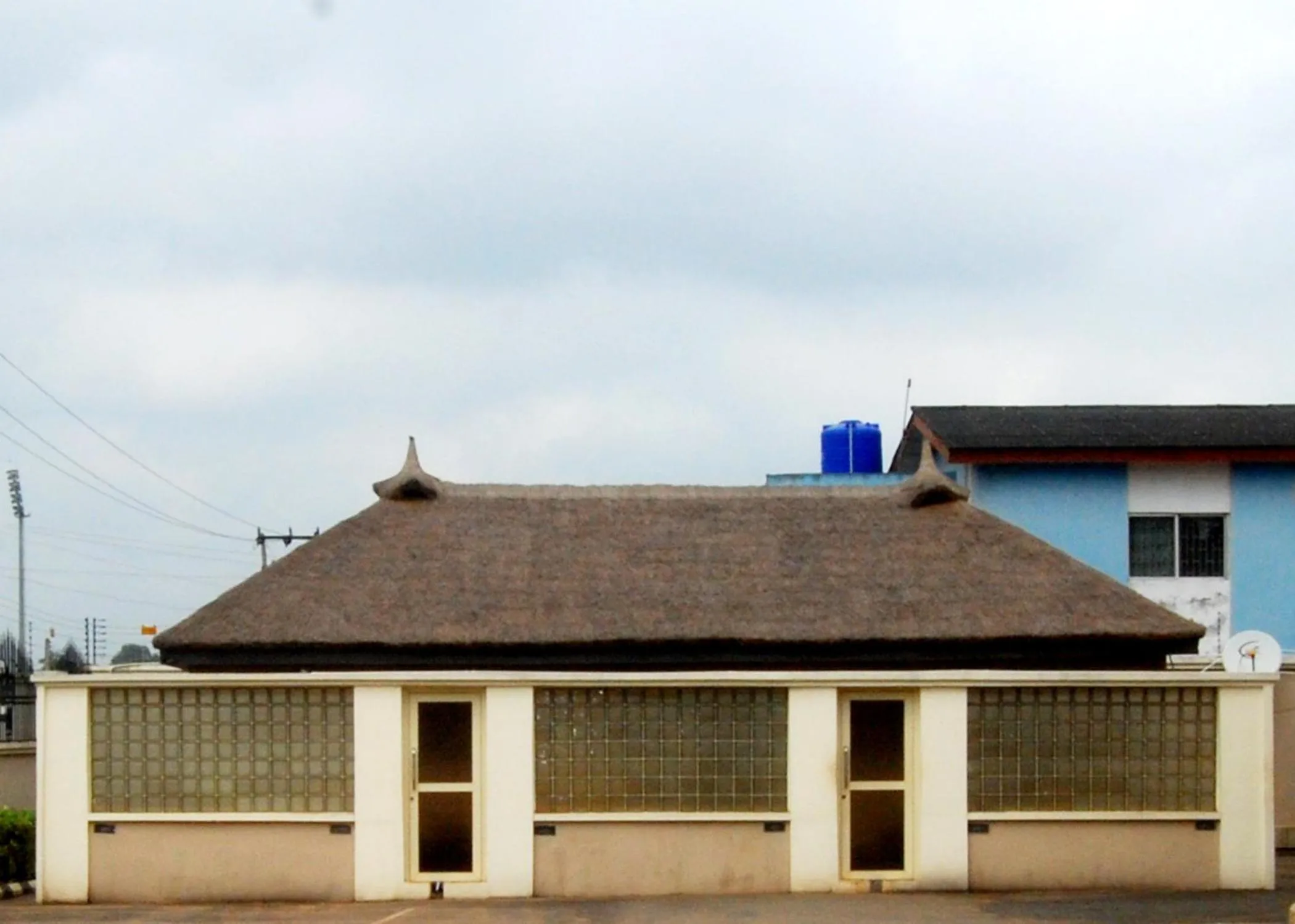 Property building in Grand Inn & Suites