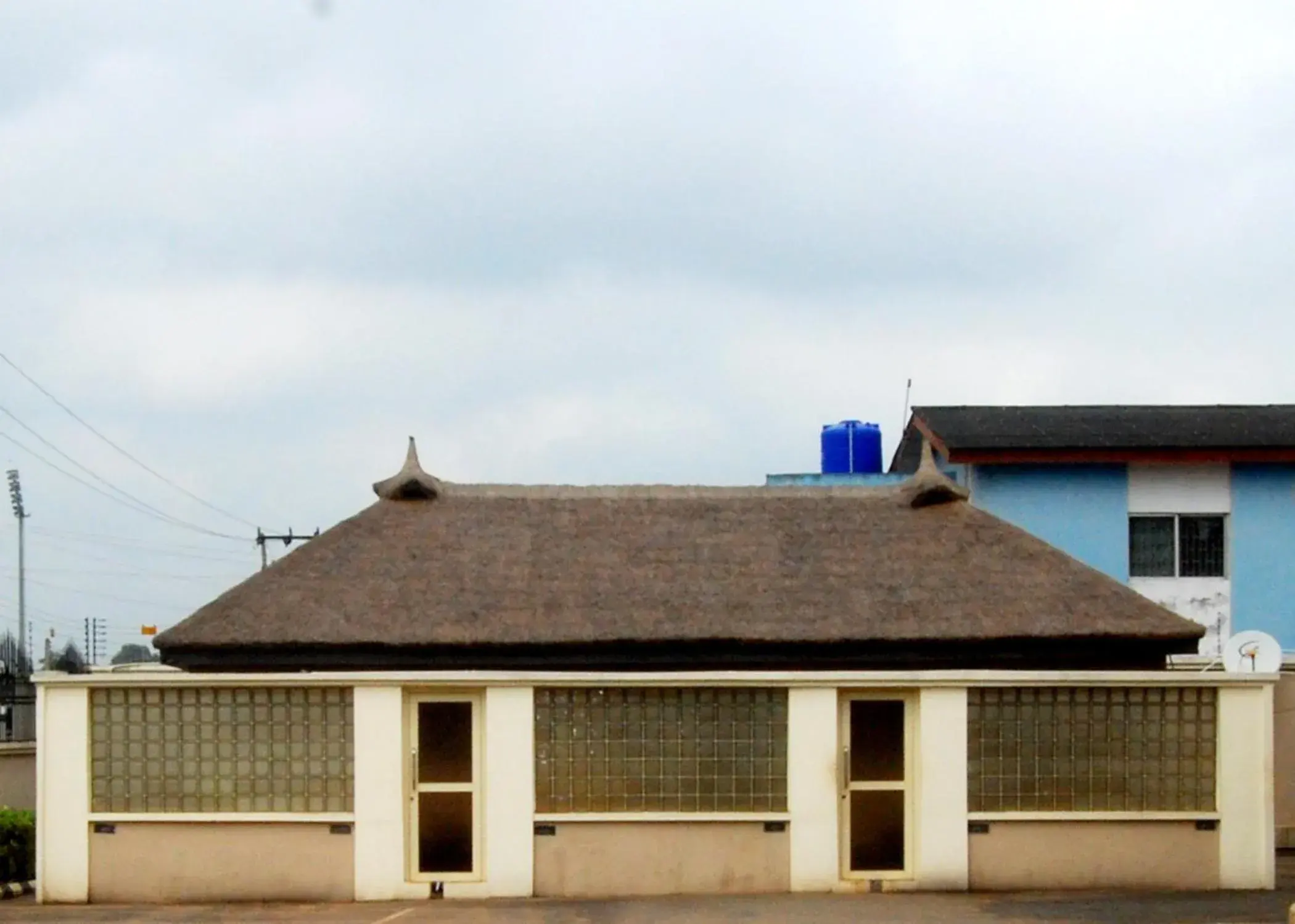 Property building in Grand Inn & Suites Property building in Grand Inn & Suites