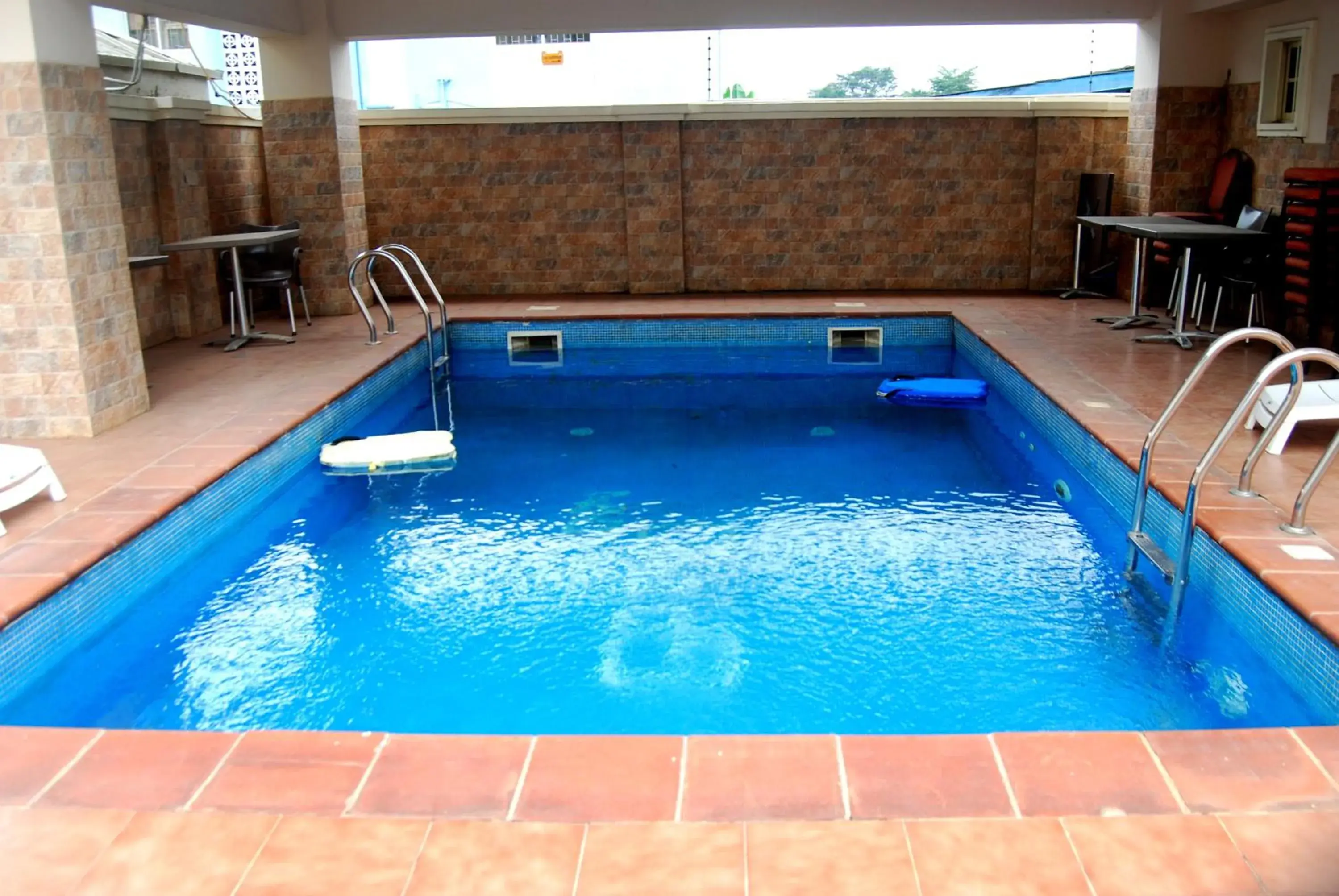 Swimming pool in Grand Inn & Suites Swimming pool in Grand Inn & Suites