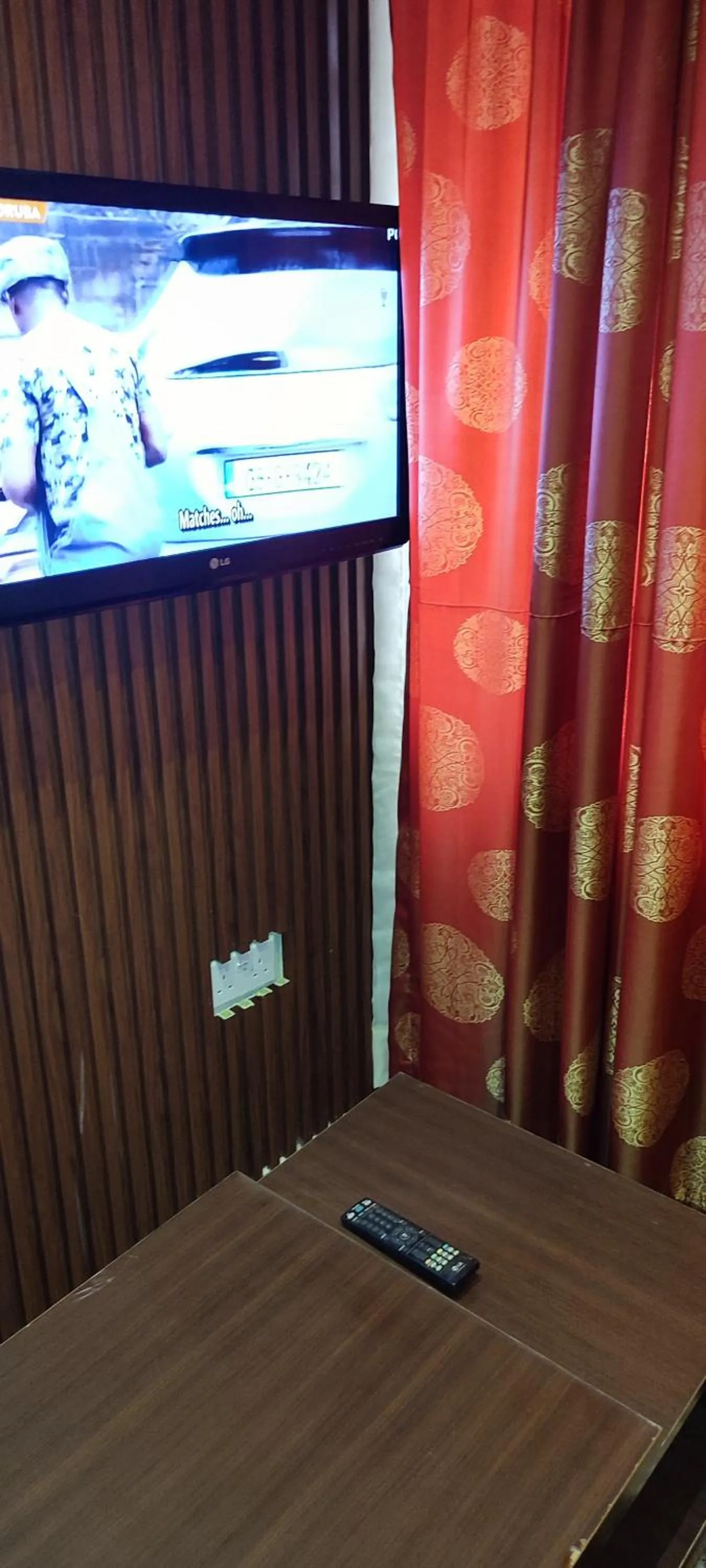 Communal lounge/ TV room in Grand Inn & Suites