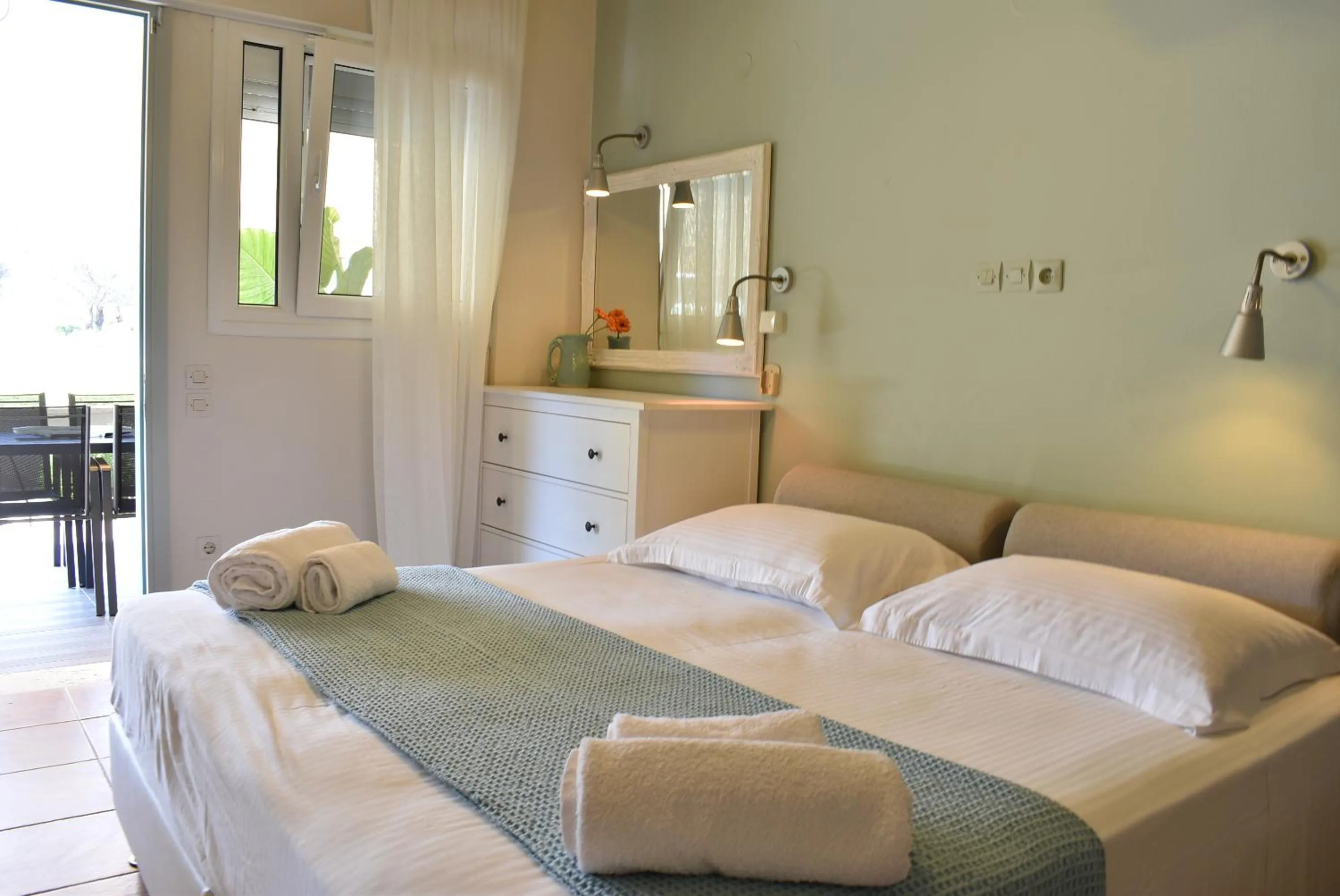 Bedroom in Simatos αpARTments & Studios