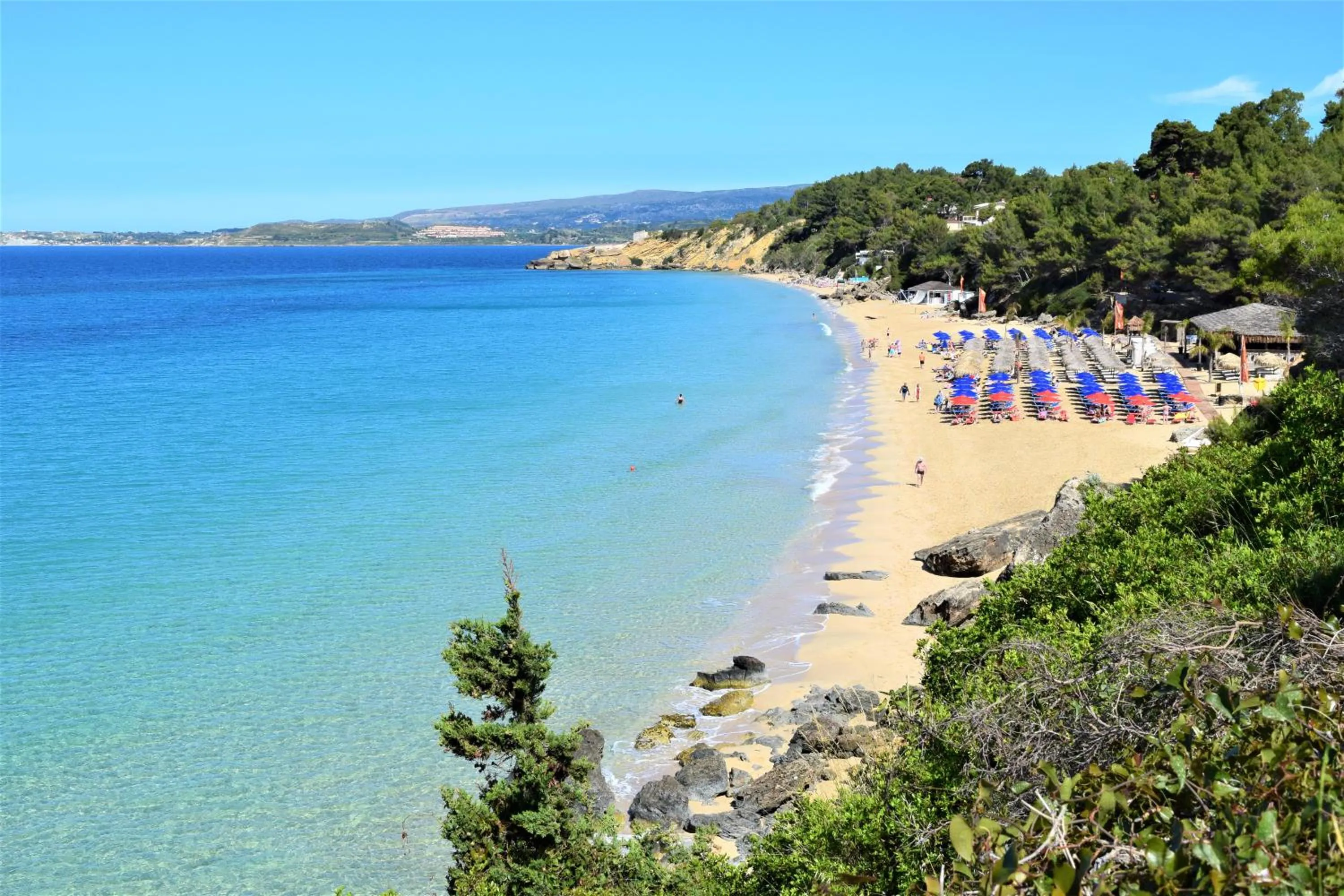 Natural landscape in Simatos αpARTments & Studios