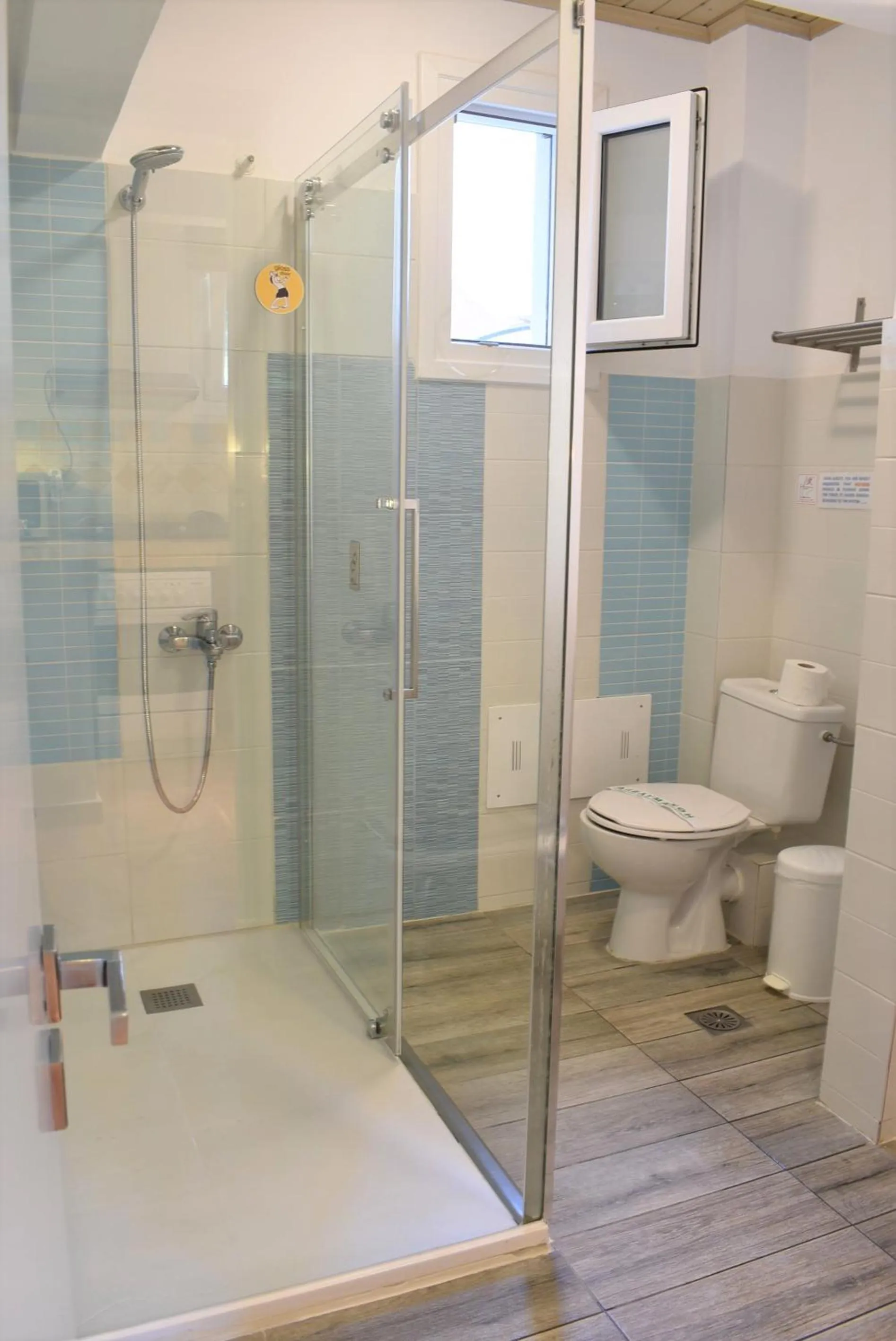 Bathroom in Simatos αpARTments & Studios