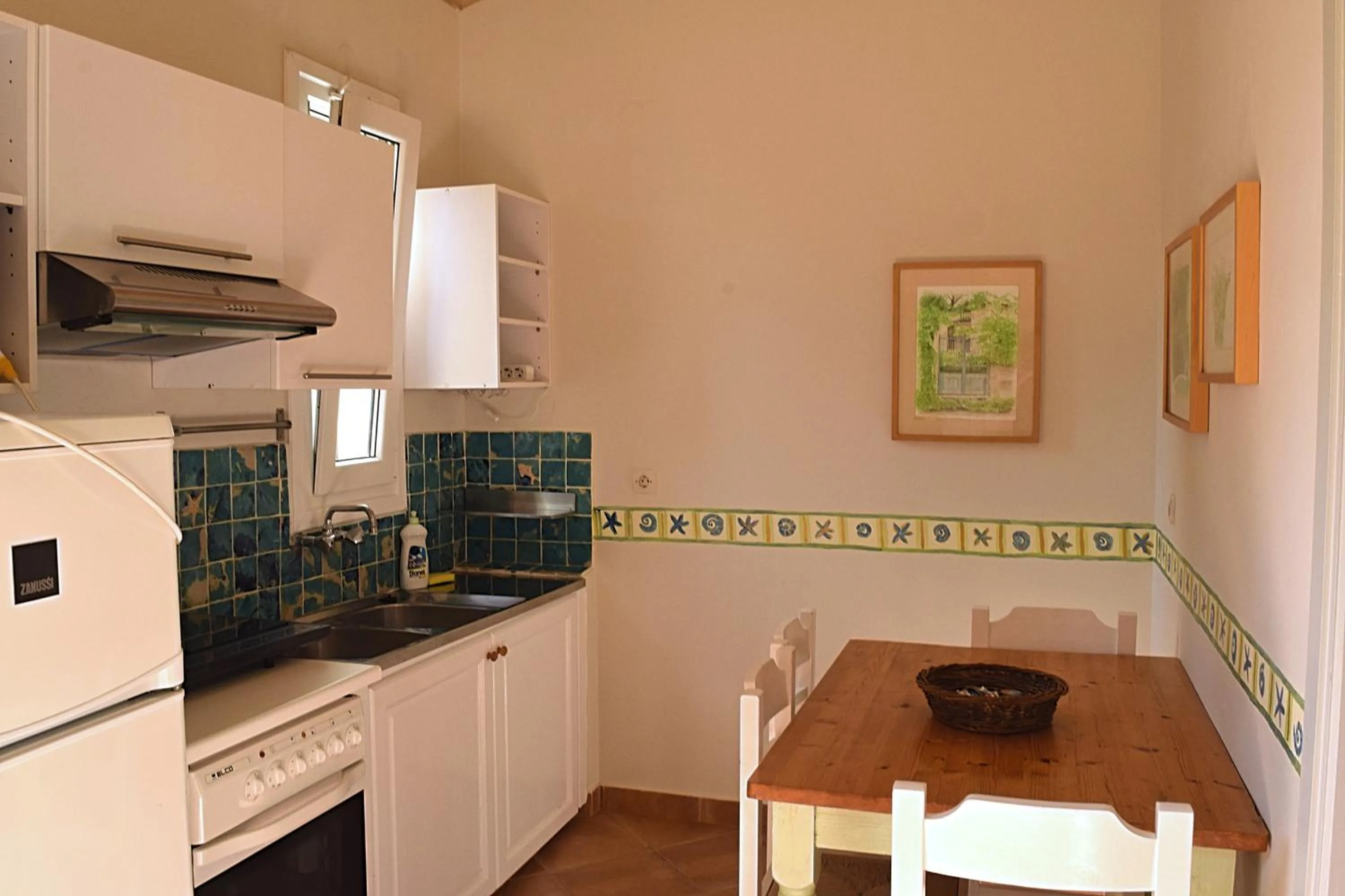 kitchen in Simatos αpARTments & Studios