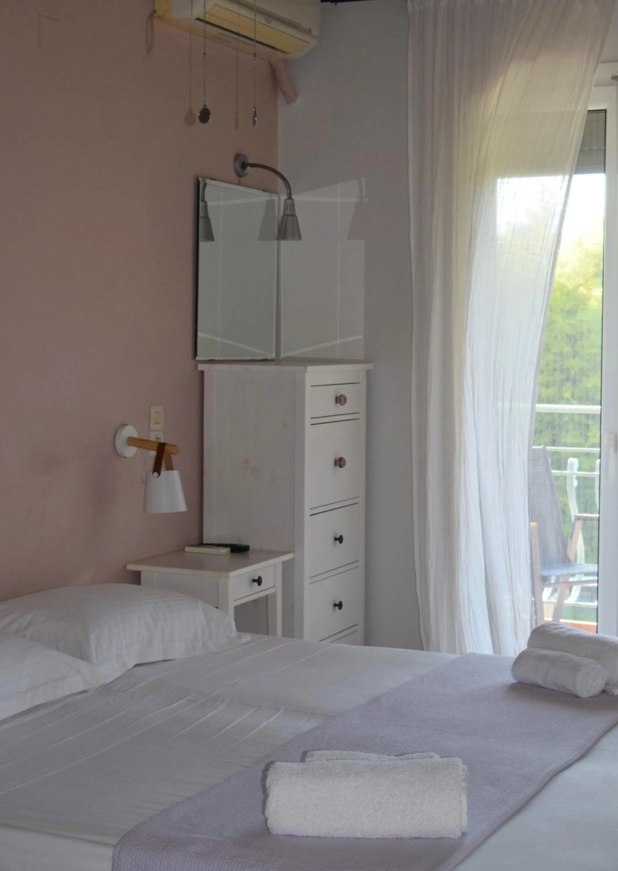 Bedroom in Simatos αpARTments & Studios