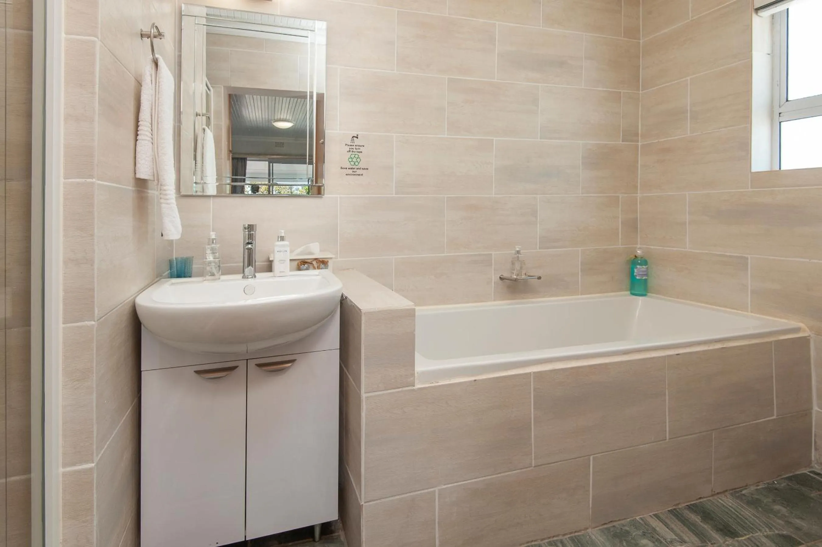 Bathroom in Oude Schuur Boutique Guesthouse