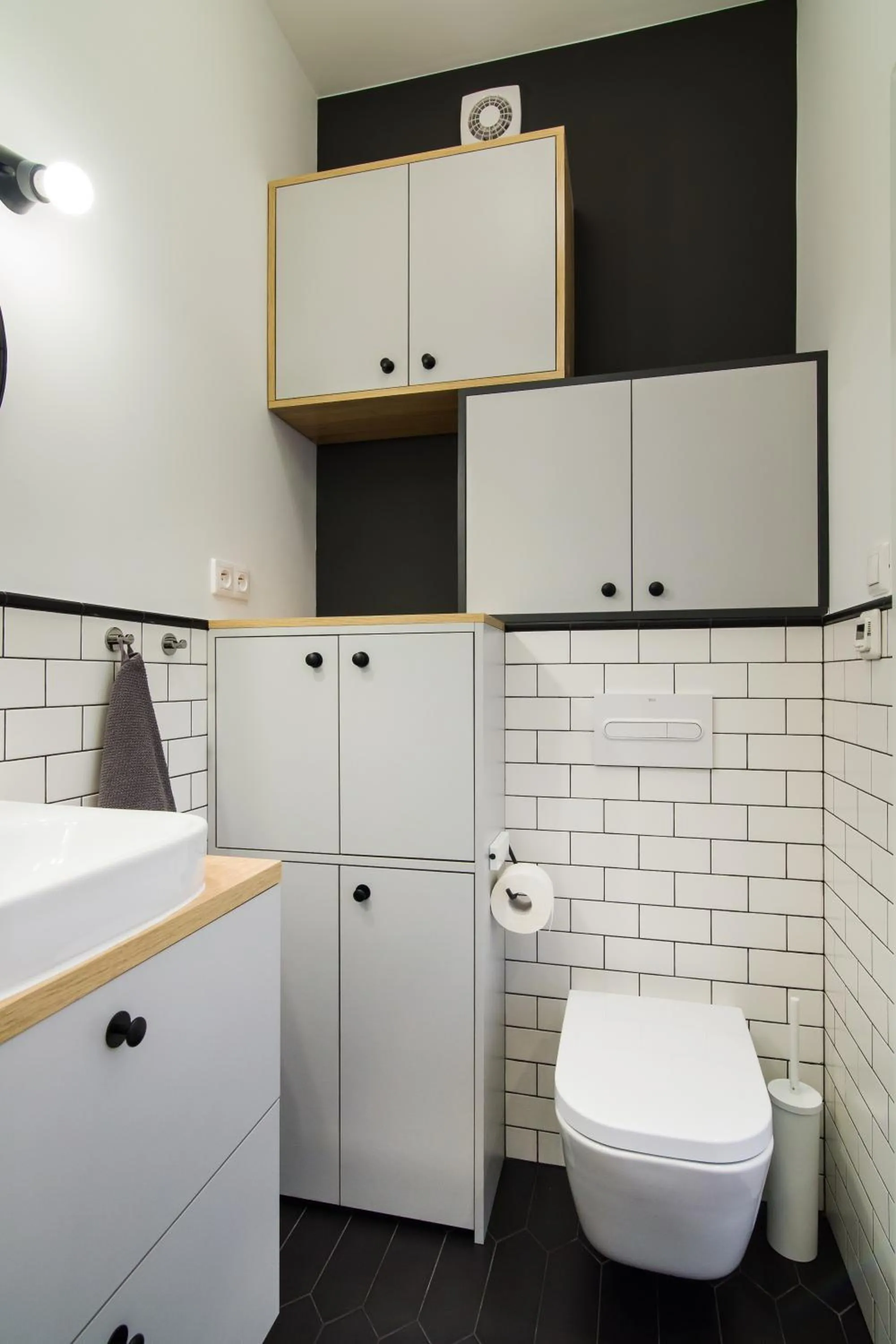 Toilet in ShortStayPoland Niepodleglosci (B46)