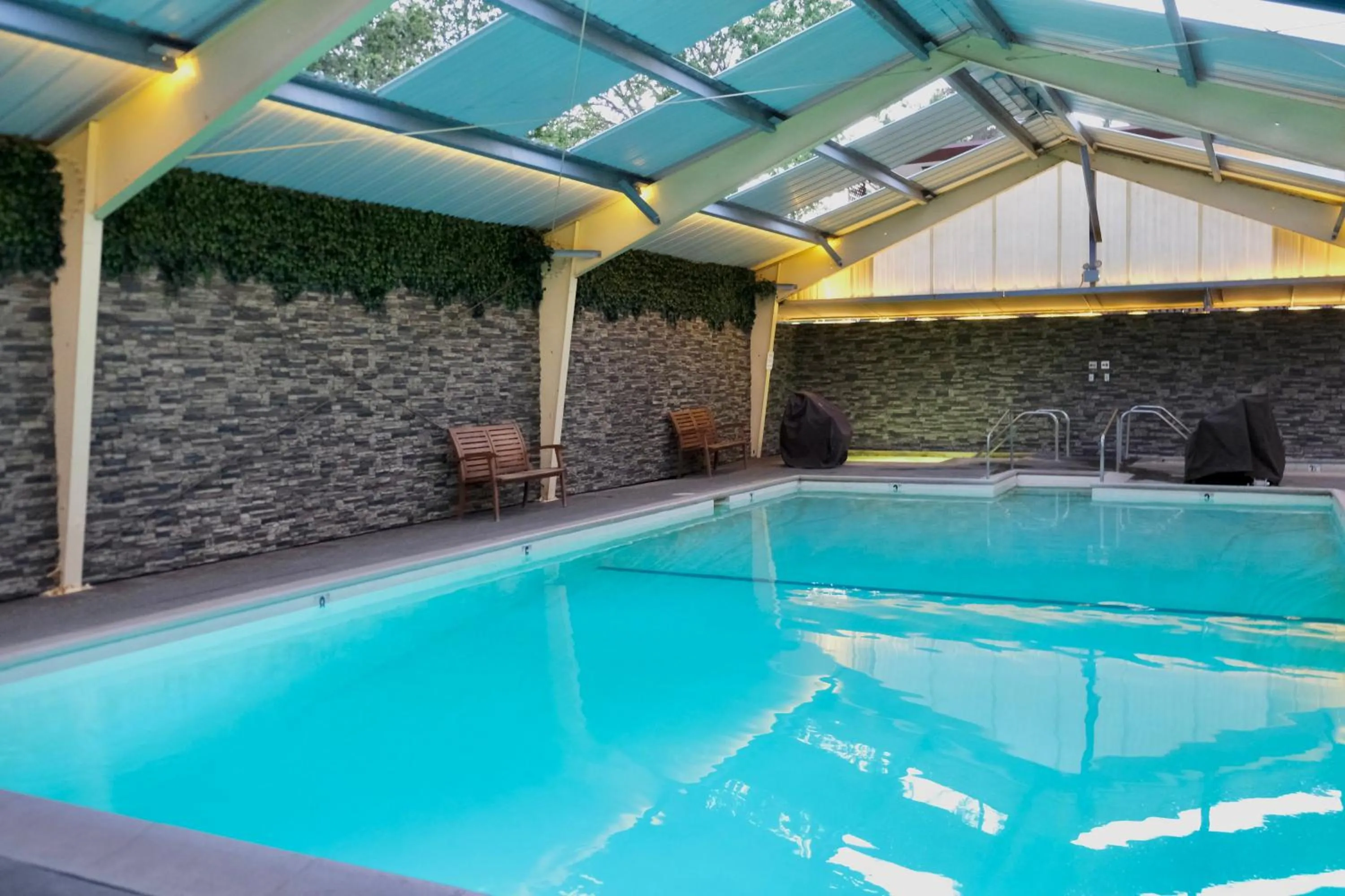 Swimming pool in Golden Haven Hot Springs