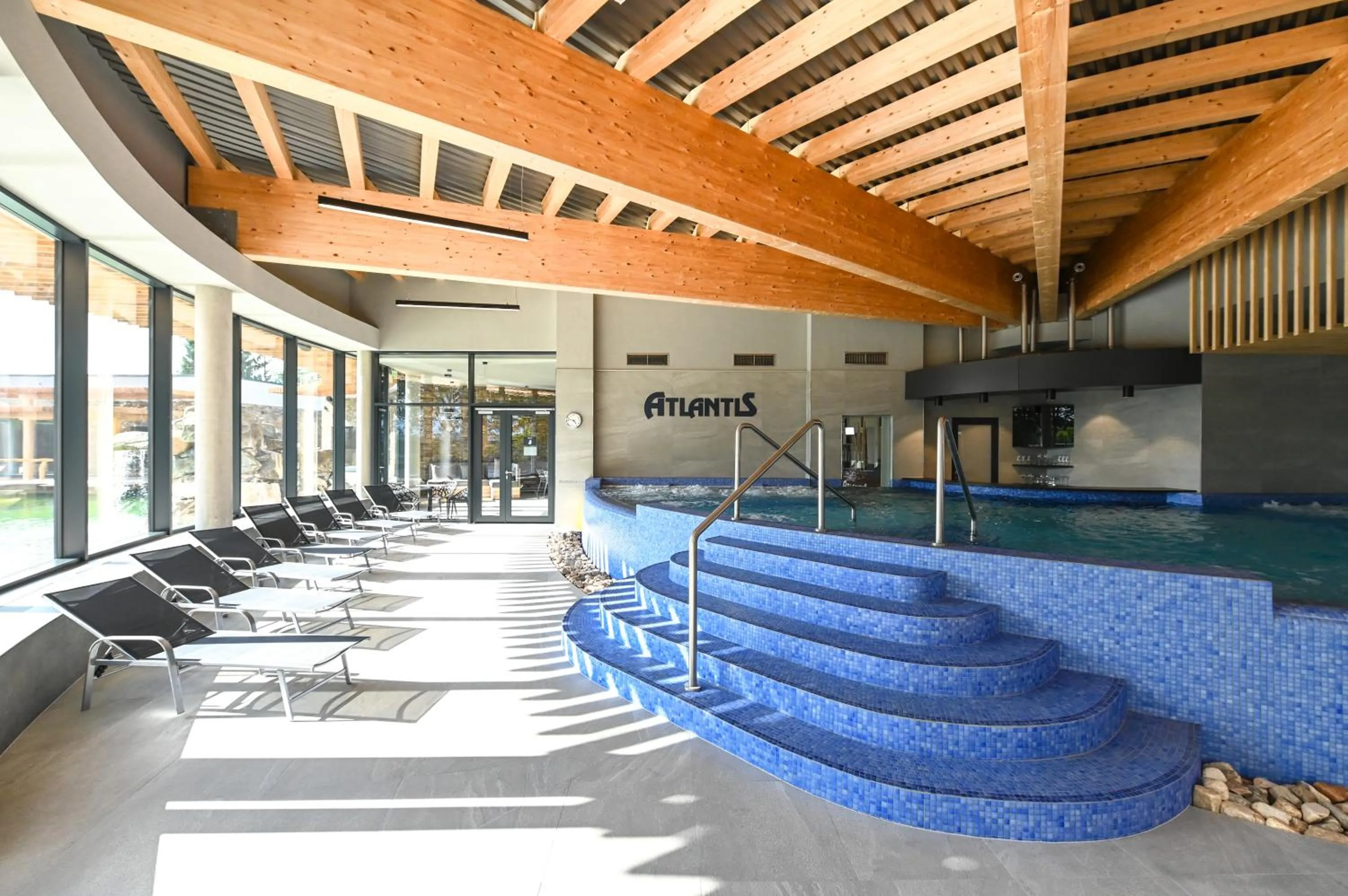 Hot Tub in Hotel Atlantis