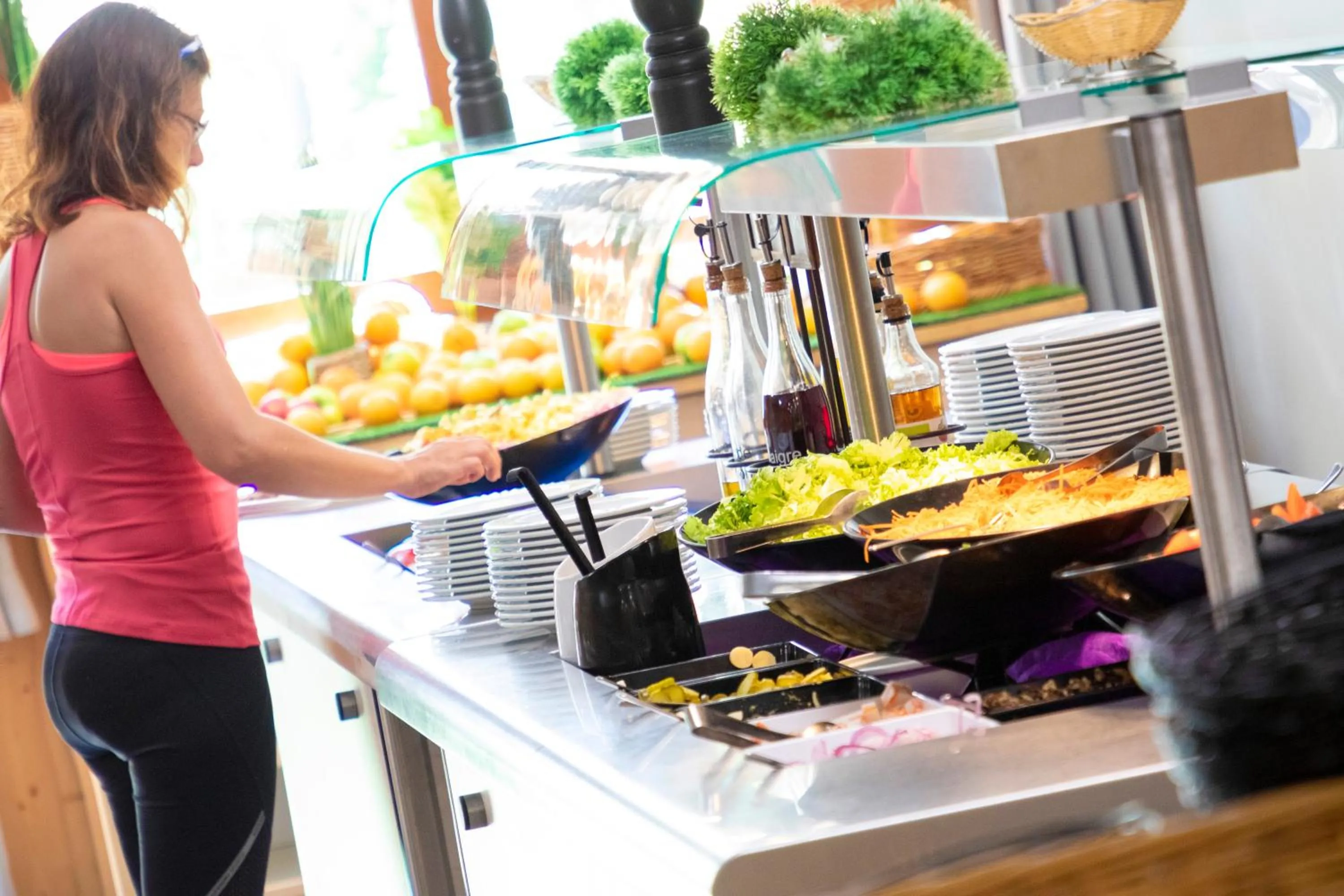 Buffet breakfast in Hôtel Club MMV Les Brévières