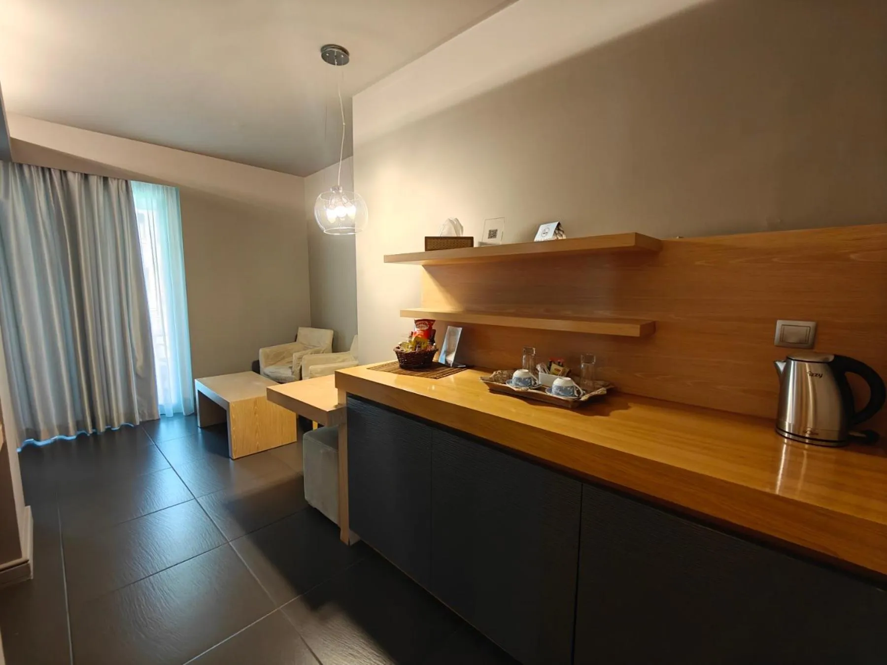 Coffee/tea facilities in Elysion Hotel