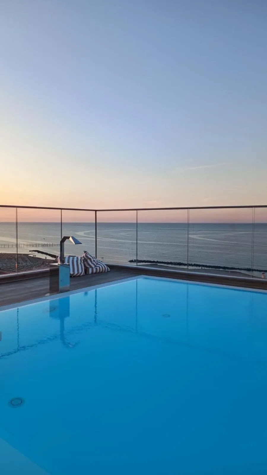 Swimming pool in Hotel Harmony