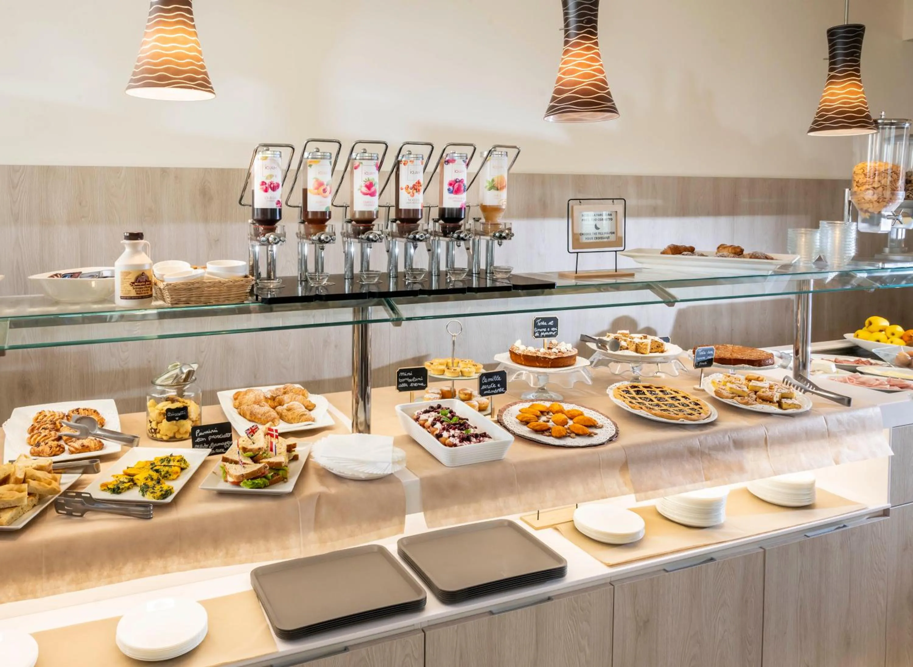 Restaurant/places to eat in Hotel Harmony con Piscina panoramica