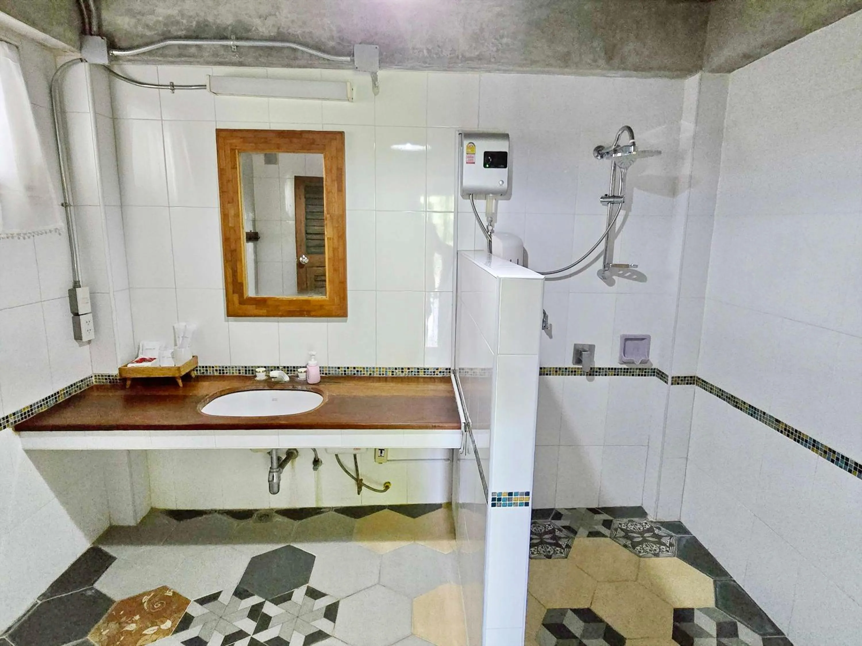 Shower in Tantai Eco Farm Stay At Khao Yai