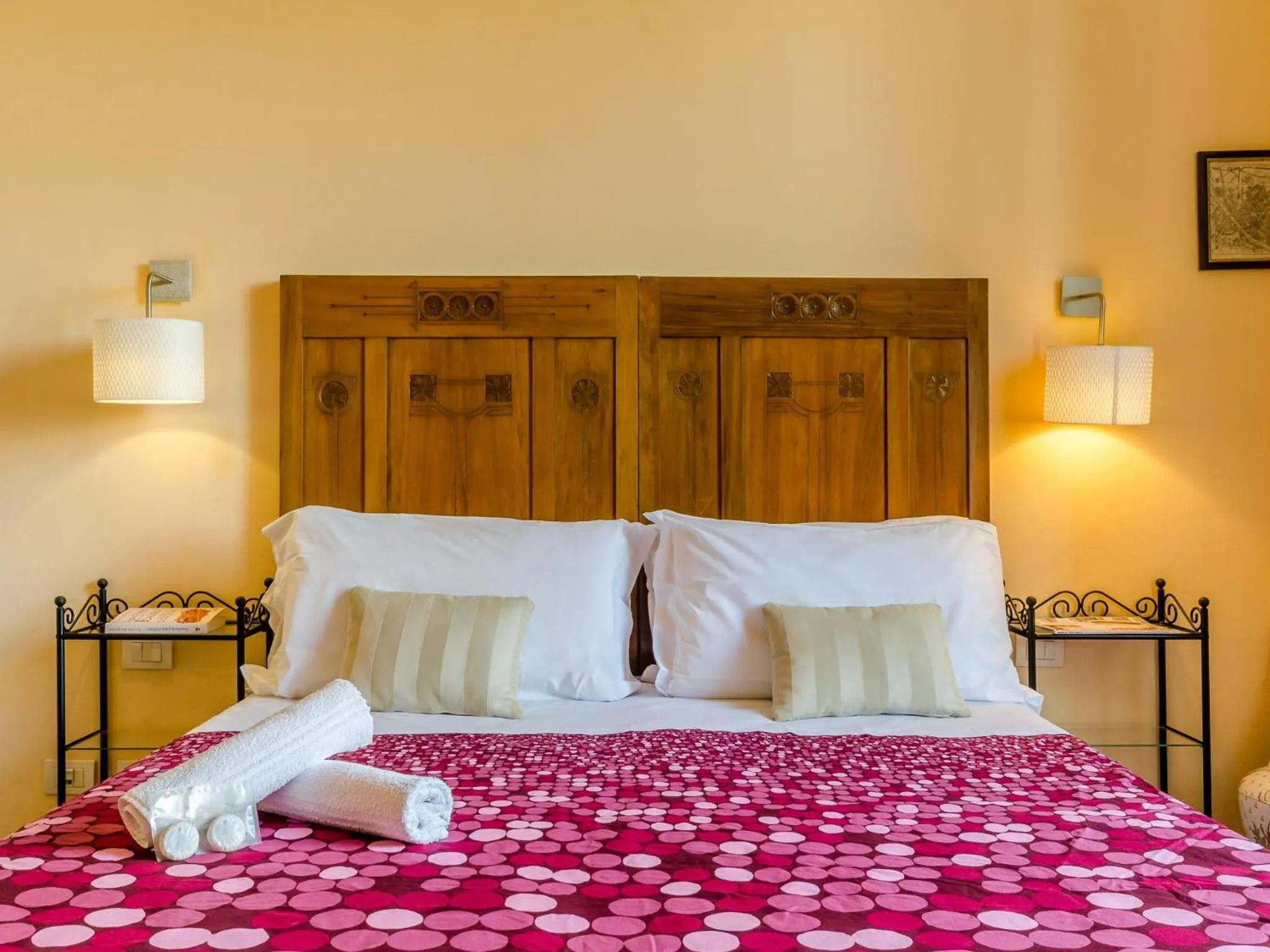 Summer, Bed in Sangaggio House B&B