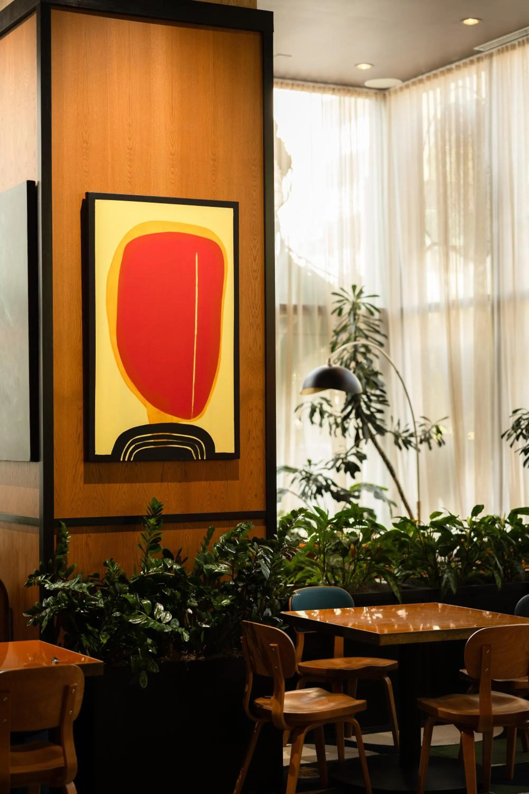 Restaurant/places to eat in Fairlane Hotel Nashville