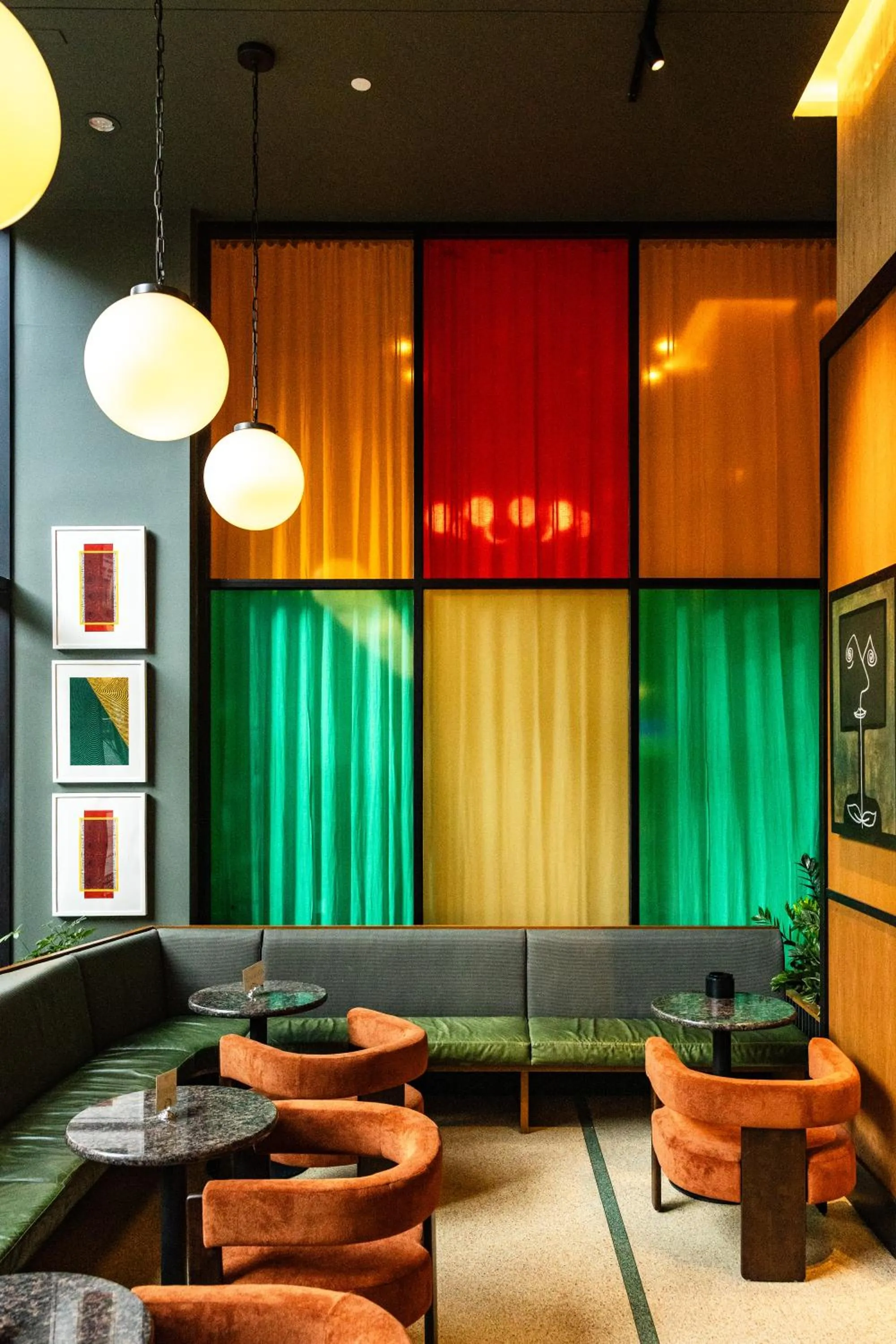 Restaurant/places to eat in Fairlane Hotel Nashville