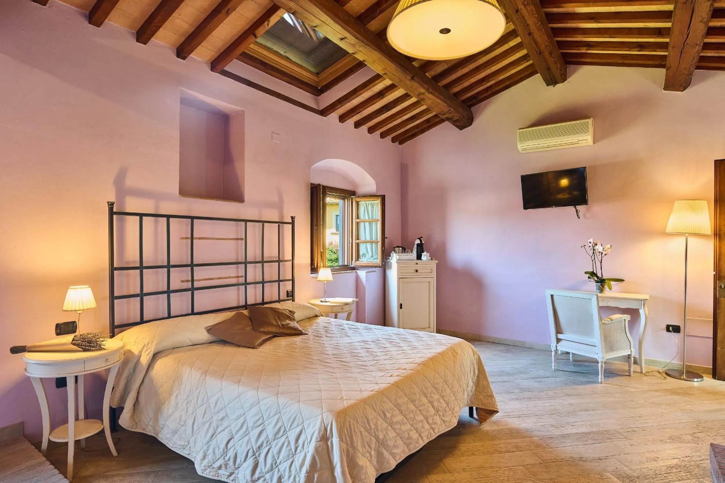 Bedroom, Bed in Borgo San Giusto