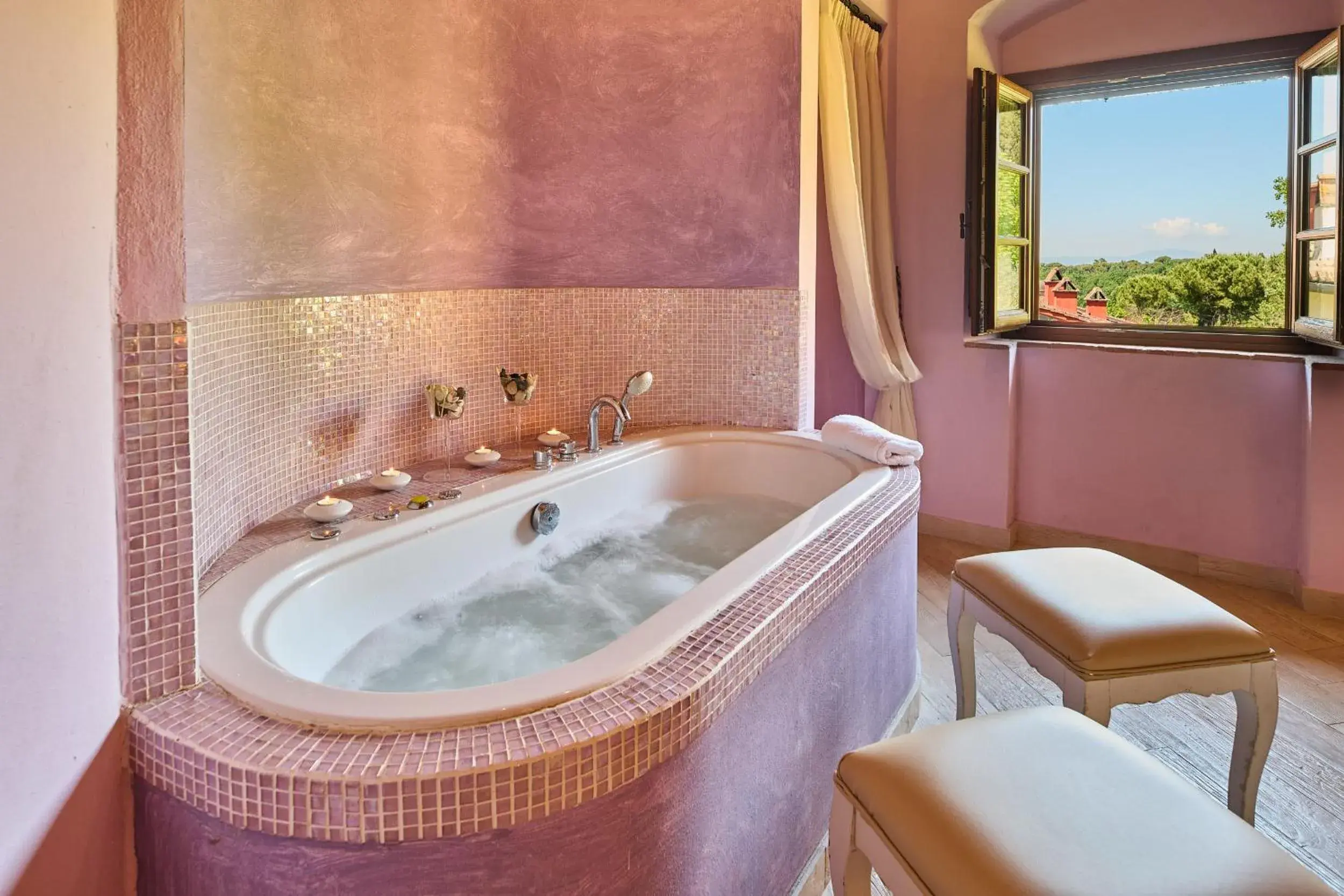Suite with Whirlpool in Borgo San Giusto Suite with Whirlpool in Borgo San Giusto