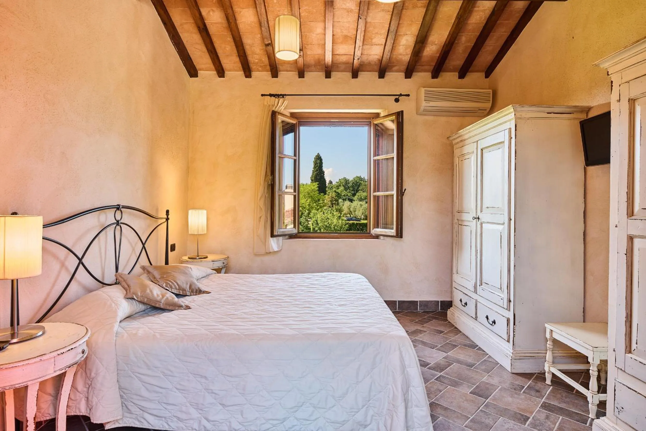 Bedroom, Bed in Borgo San Giusto