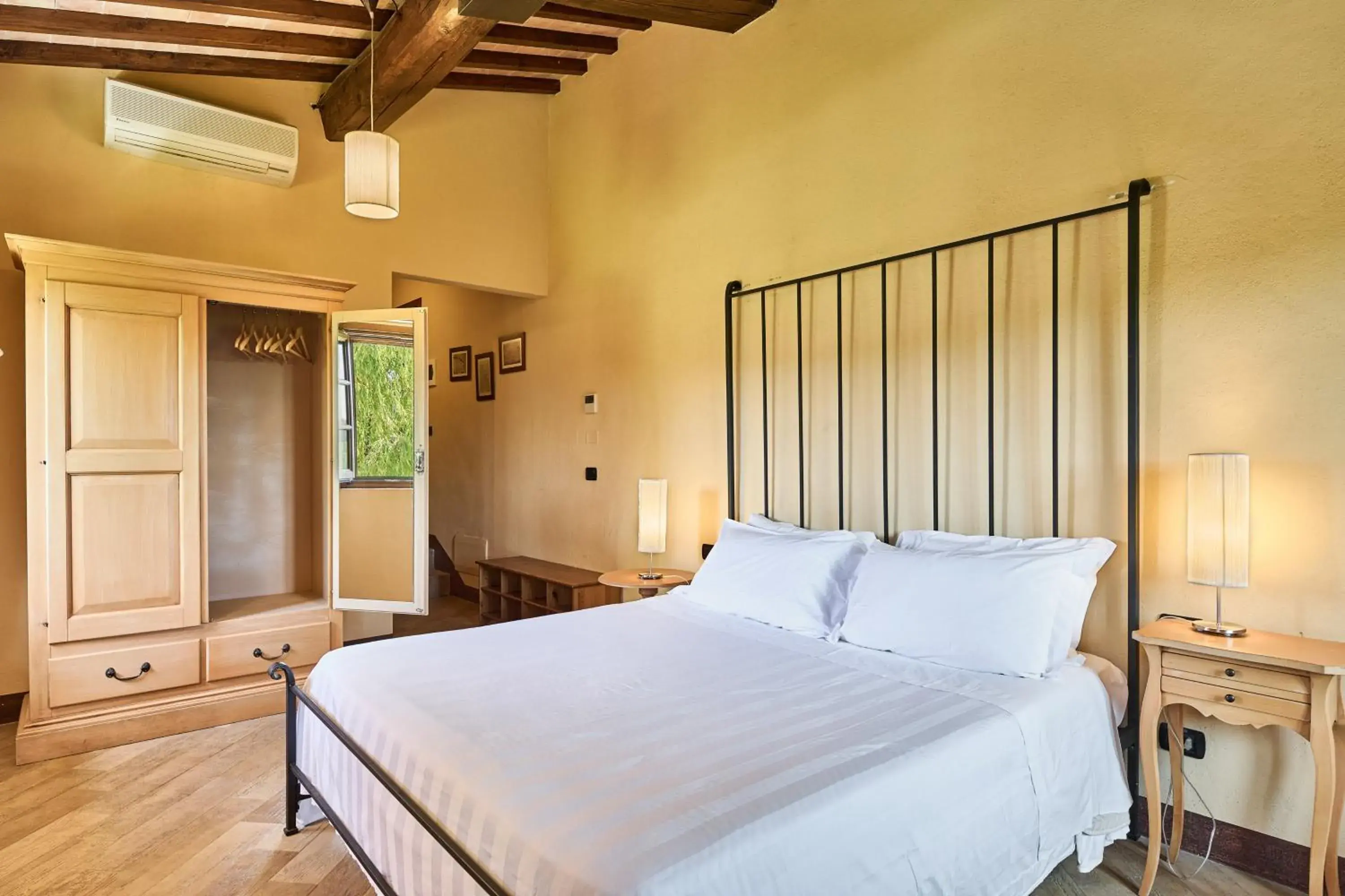 Bedroom, Bed in Borgo San Giusto Bedroom, Bed in Borgo San Giusto