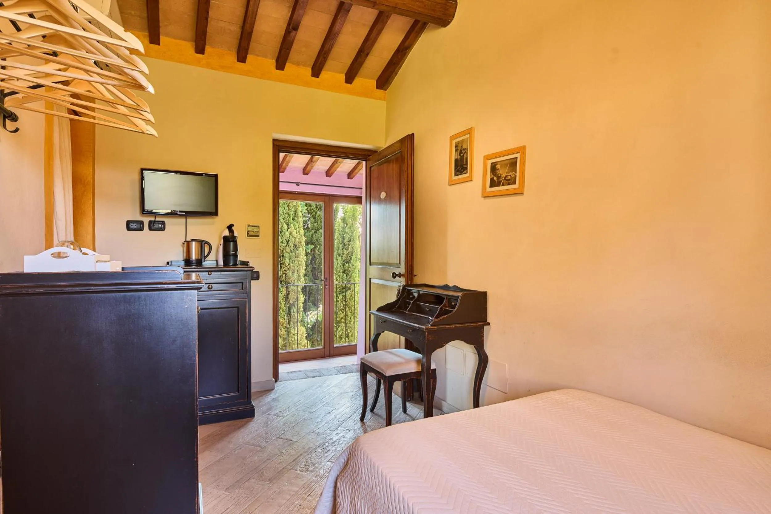 Bedroom, Bed in Borgo San Giusto
