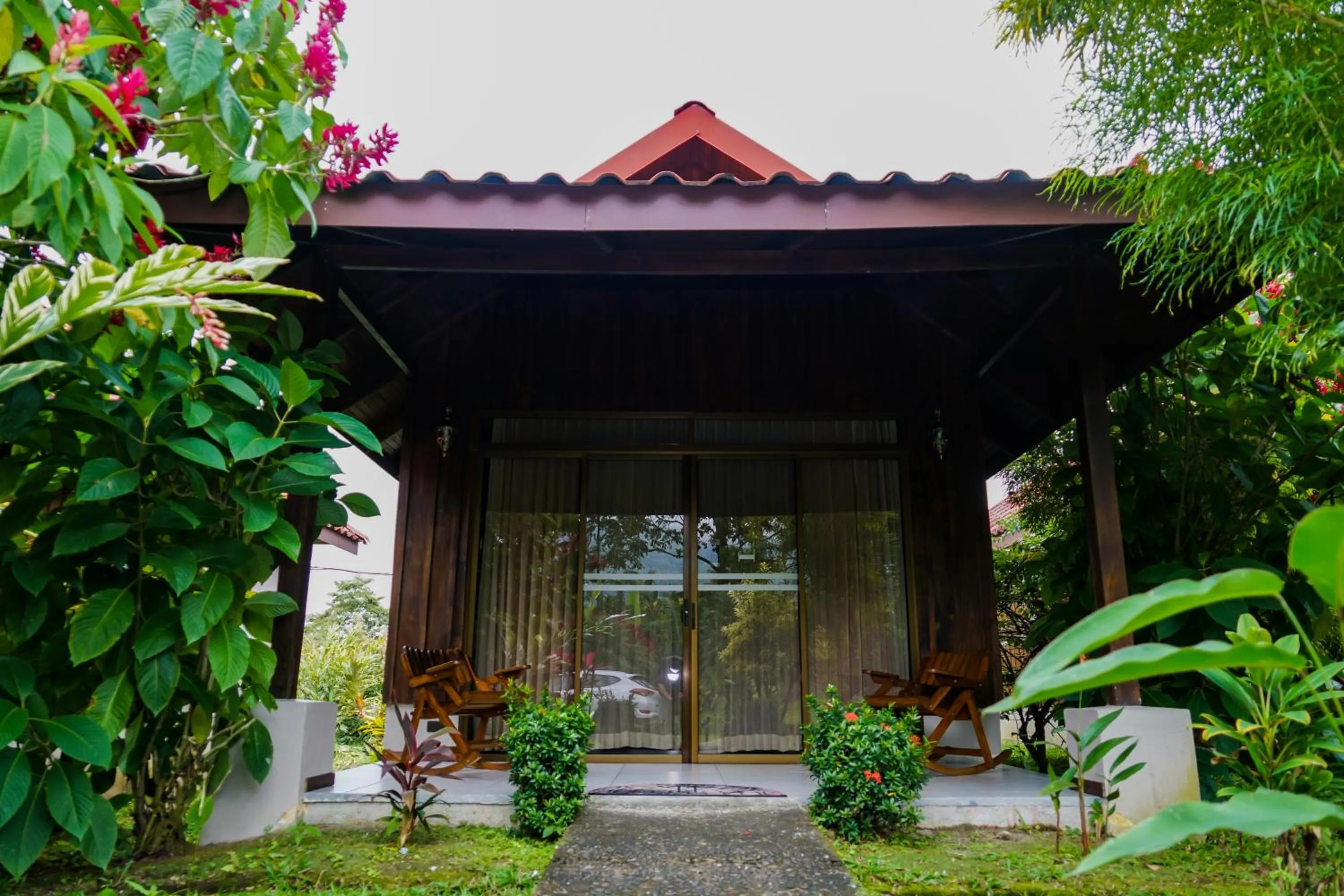 Property building in Arenal History INN