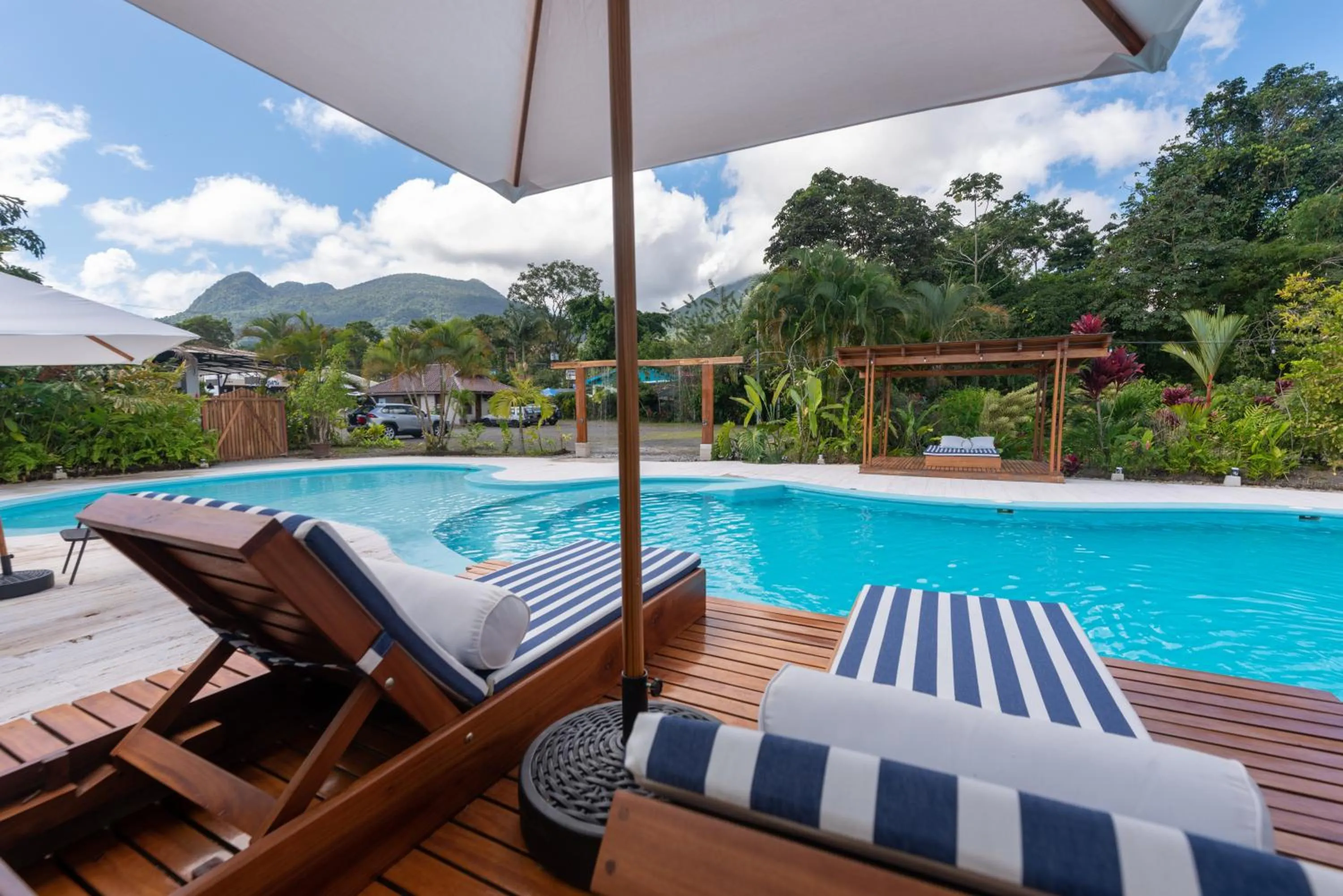 Swimming pool in Arenal History INN