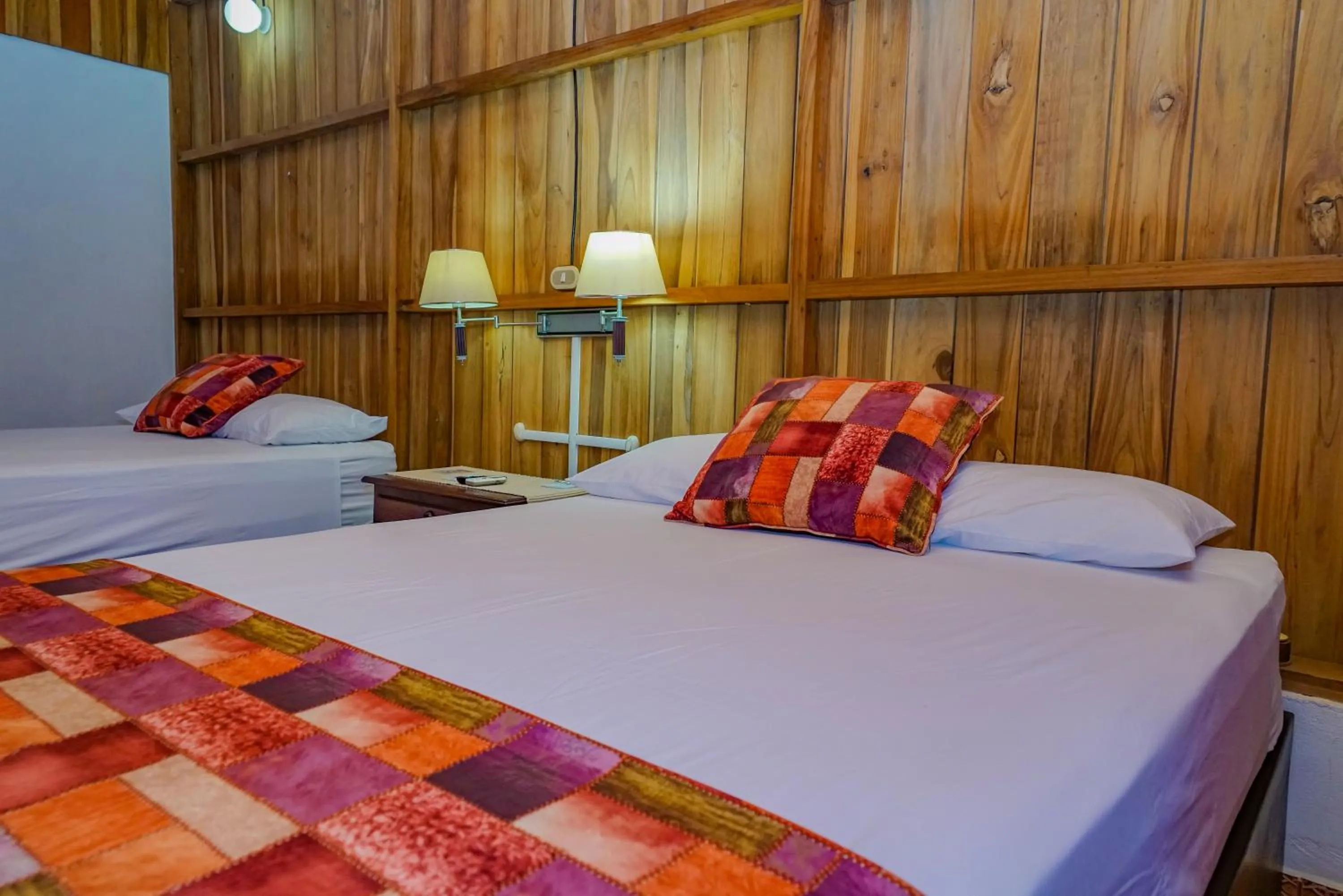 Bedroom, Bed in Arenal History INN