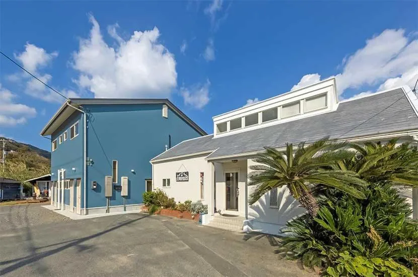 Property building in Sea Breeze 1987