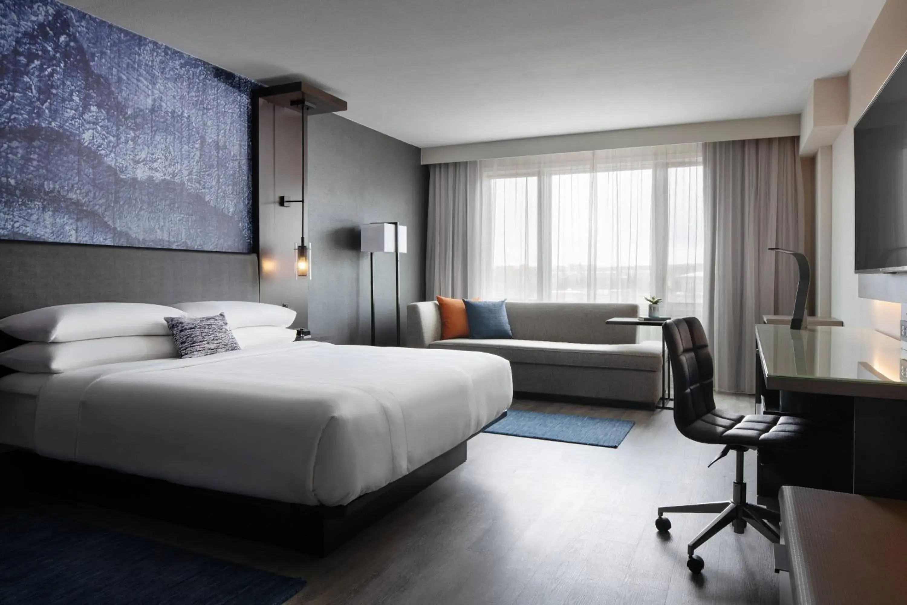 Guest Room, 1 King in Boulder Marriott Guest Room, 1 King in Boulder Marriott