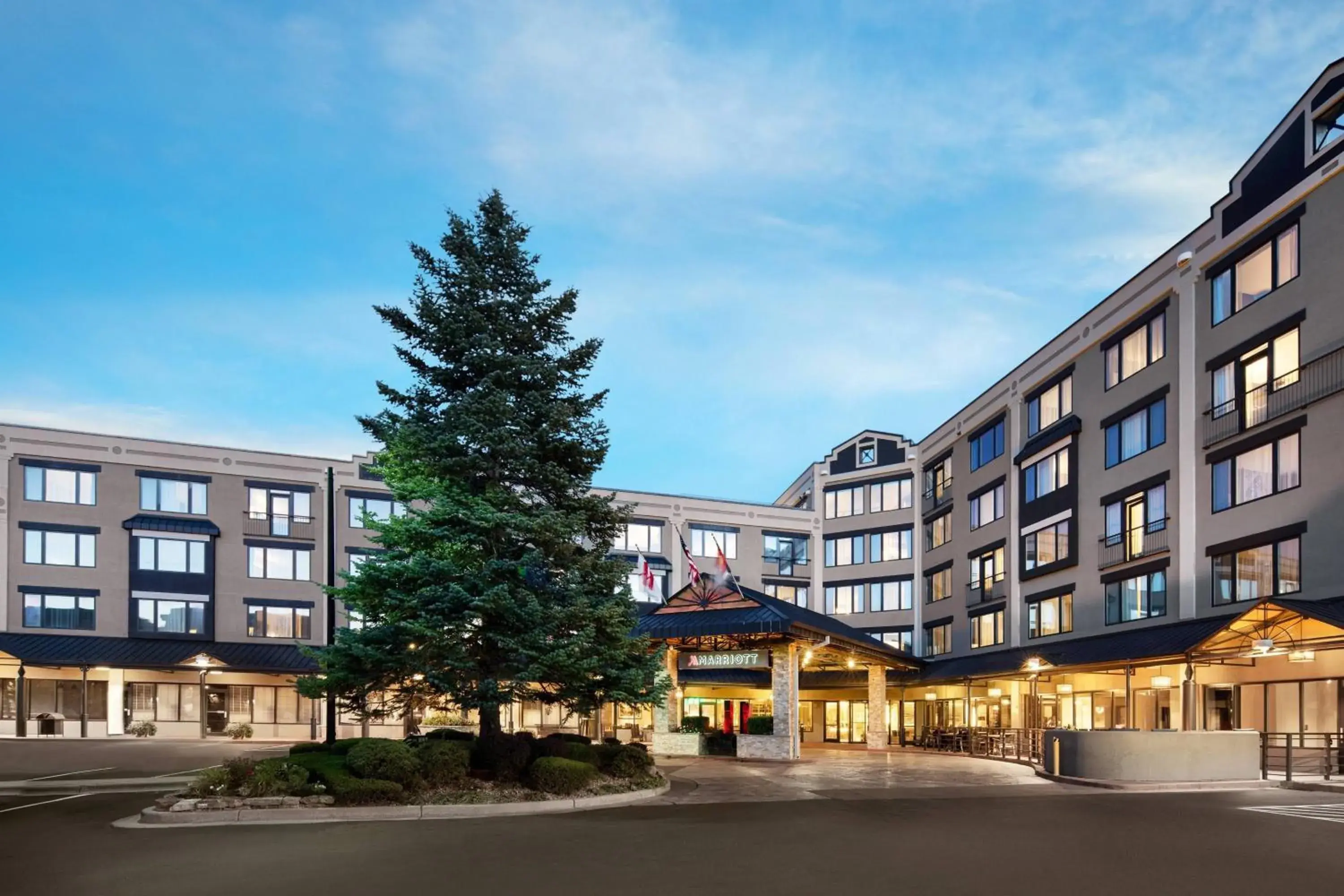 Property building in Boulder Marriott Property building in Boulder Marriott
