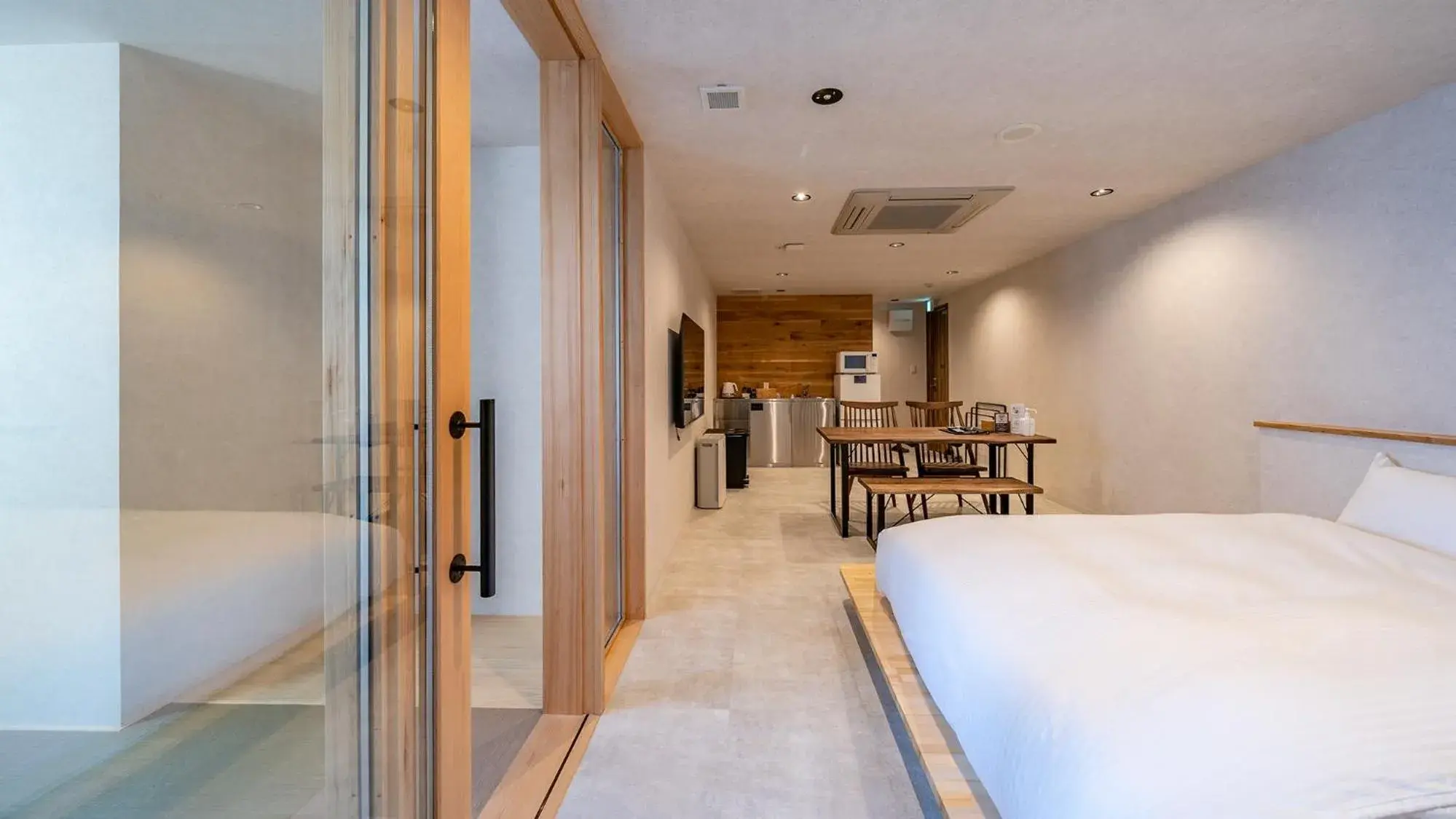 Superior Twin Room with Tatami Area in Relax Hotel Takayama Station Superior Twin Room with Tatami Area in Relax Hotel Takayama Station