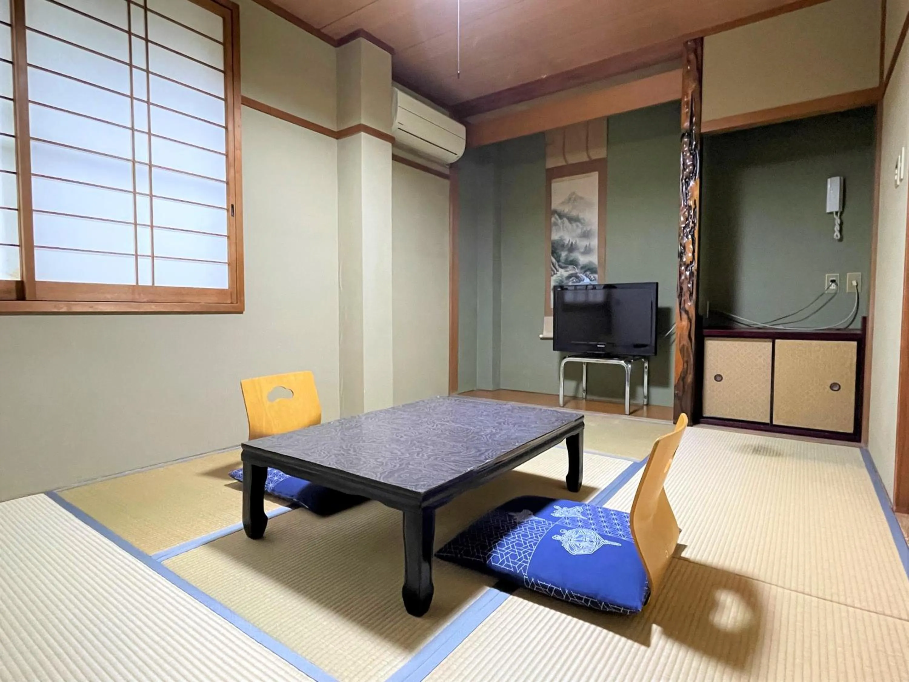 Photo of the whole room in Dochu Land Shin Onsen