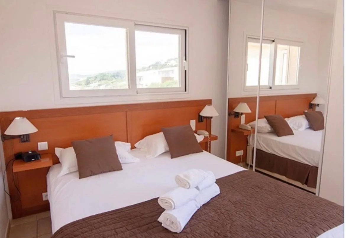 Bed in Hôtel Lilium Maris