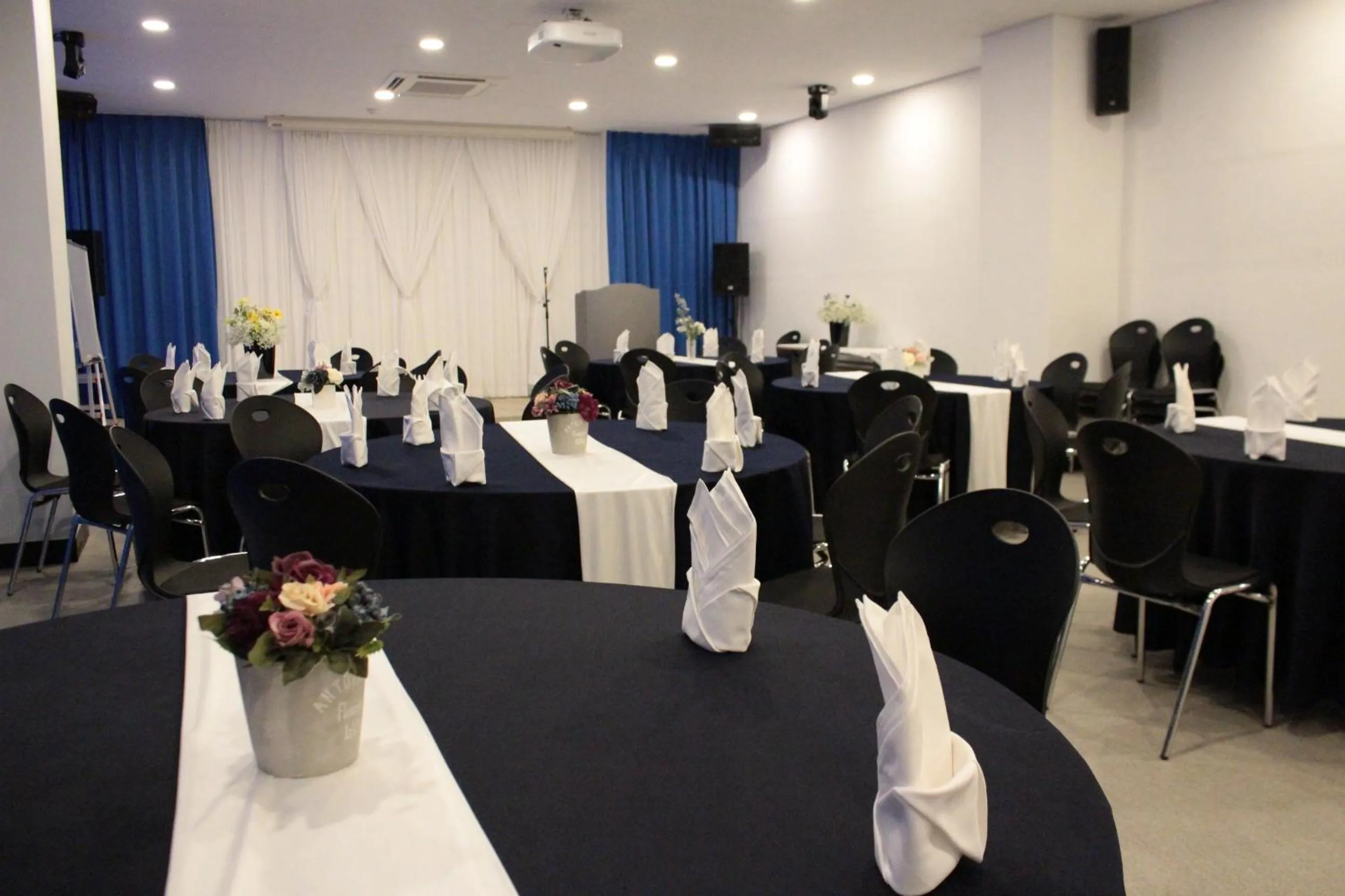 Business facilities in Hotel Wooyeon Flora