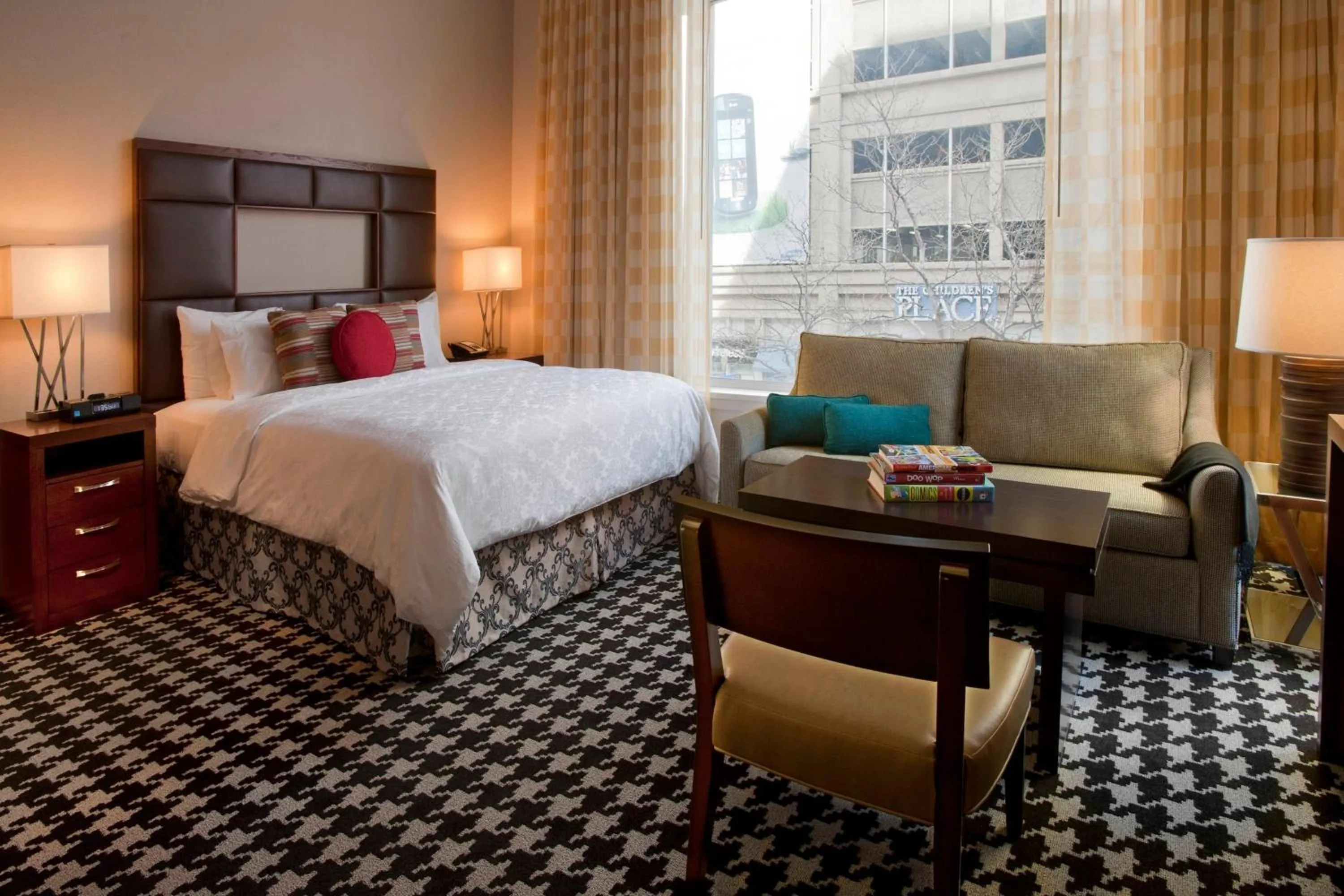 Photo of the whole room, Bed in Courtyard by Marriott Denver Downtown
