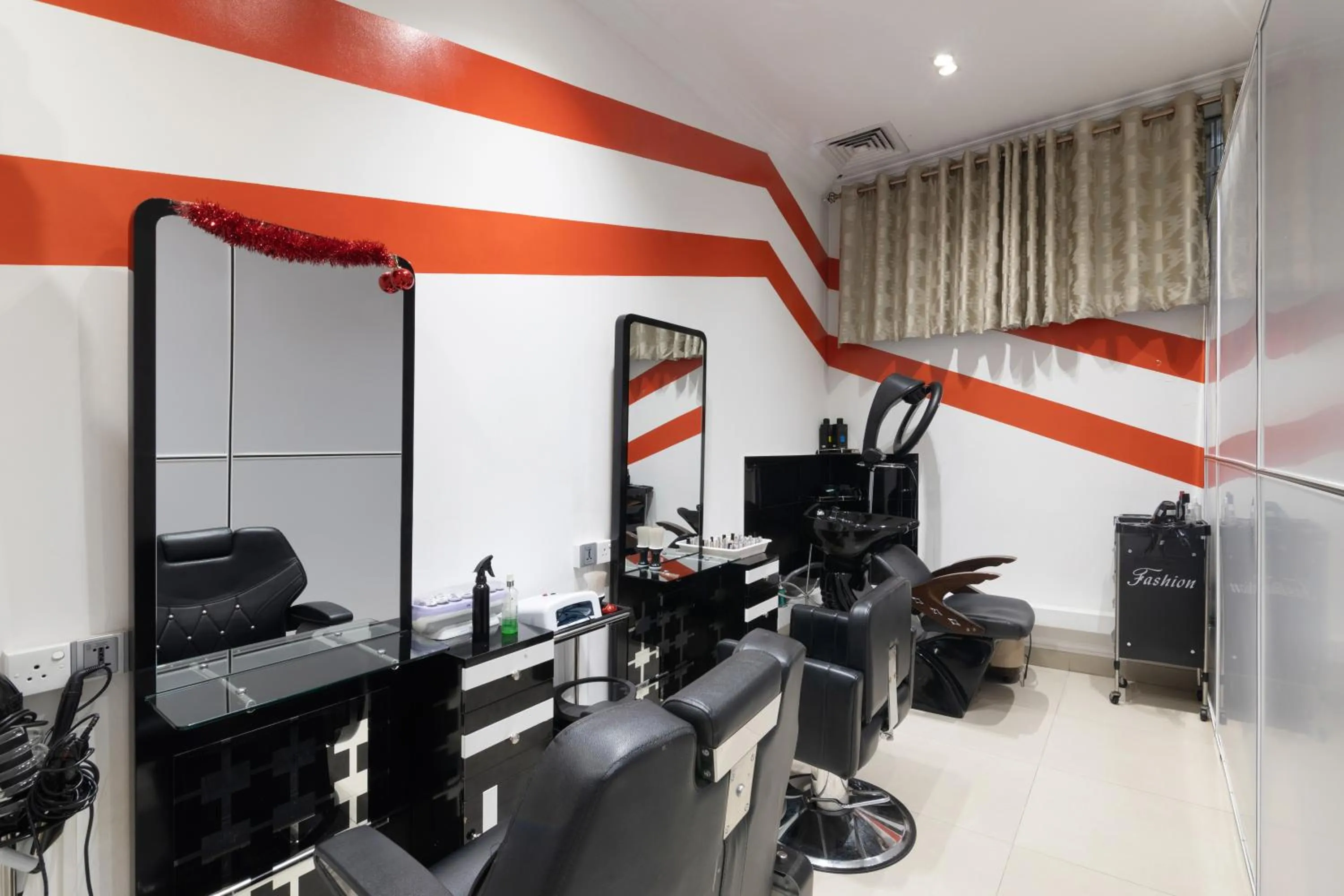 hair dresser in Araliya Green City - Your Gateway to Everything in Nuwara Eliya
