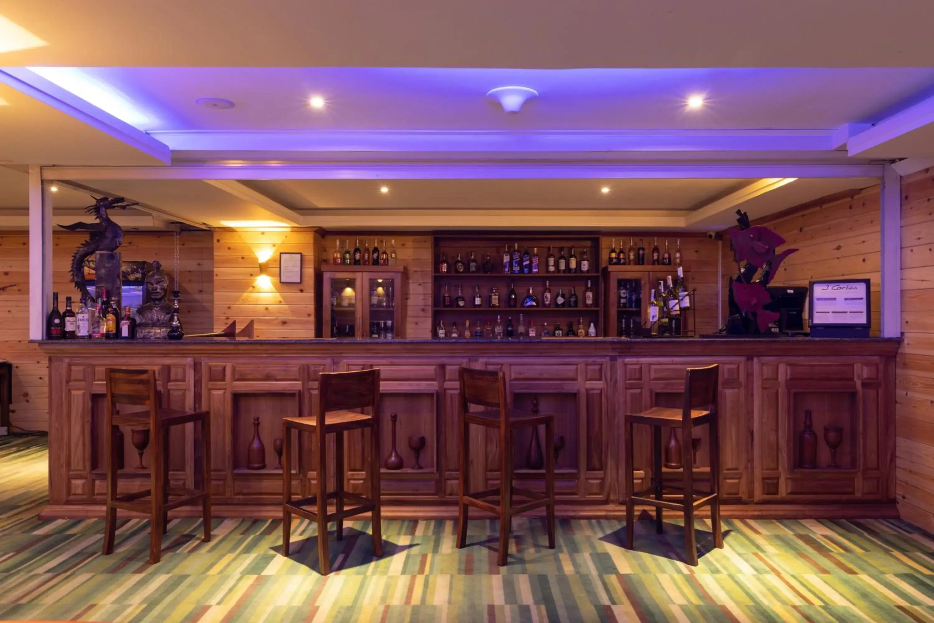 Lounge or bar in Araliya Green City - Your Gateway to Everything in Nuwara Eliya Lounge or bar in Araliya Green City - Your Gateway to Everything in Nuwara Eliya