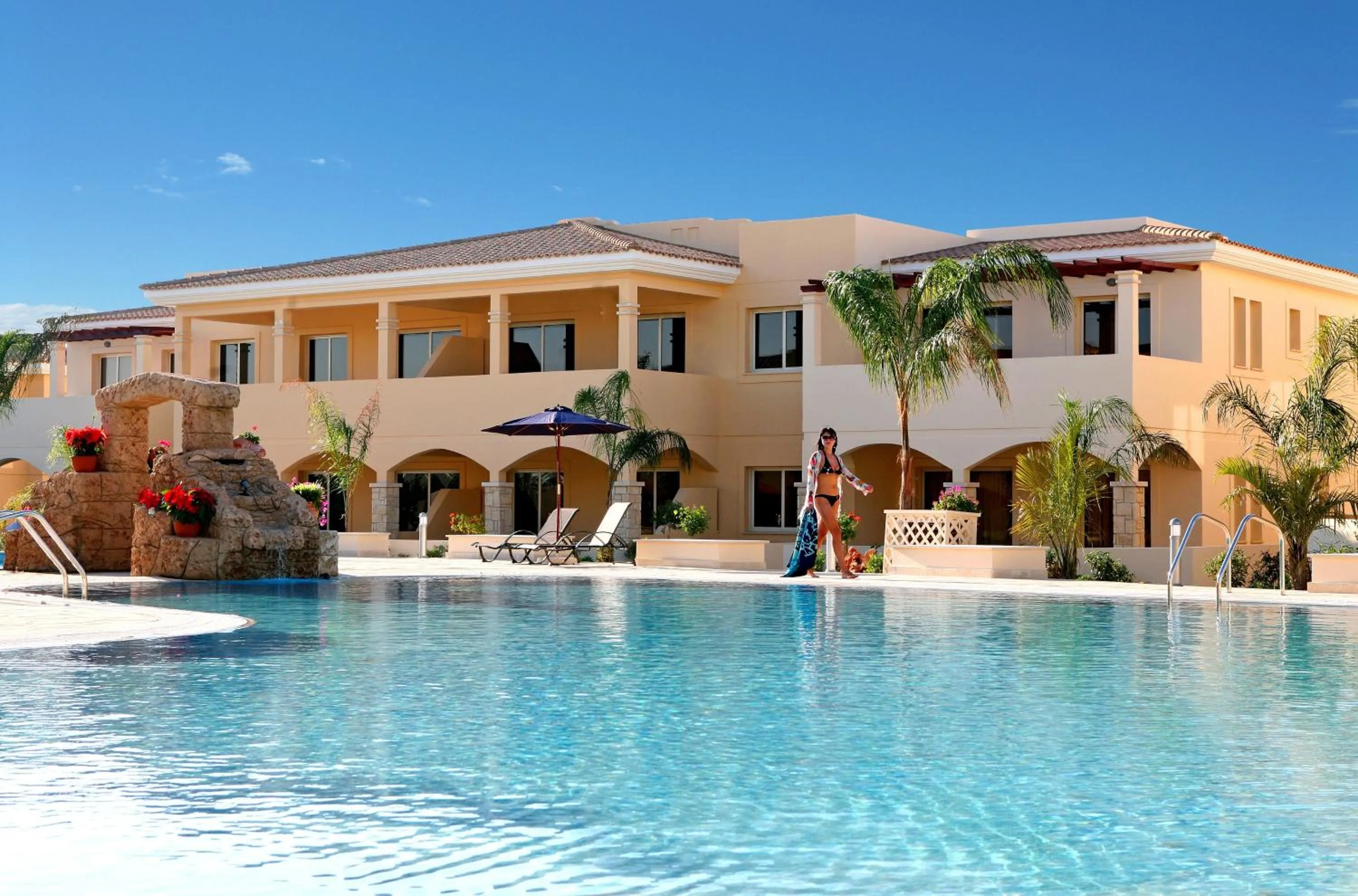 Swimming pool in Aphrodite Sands