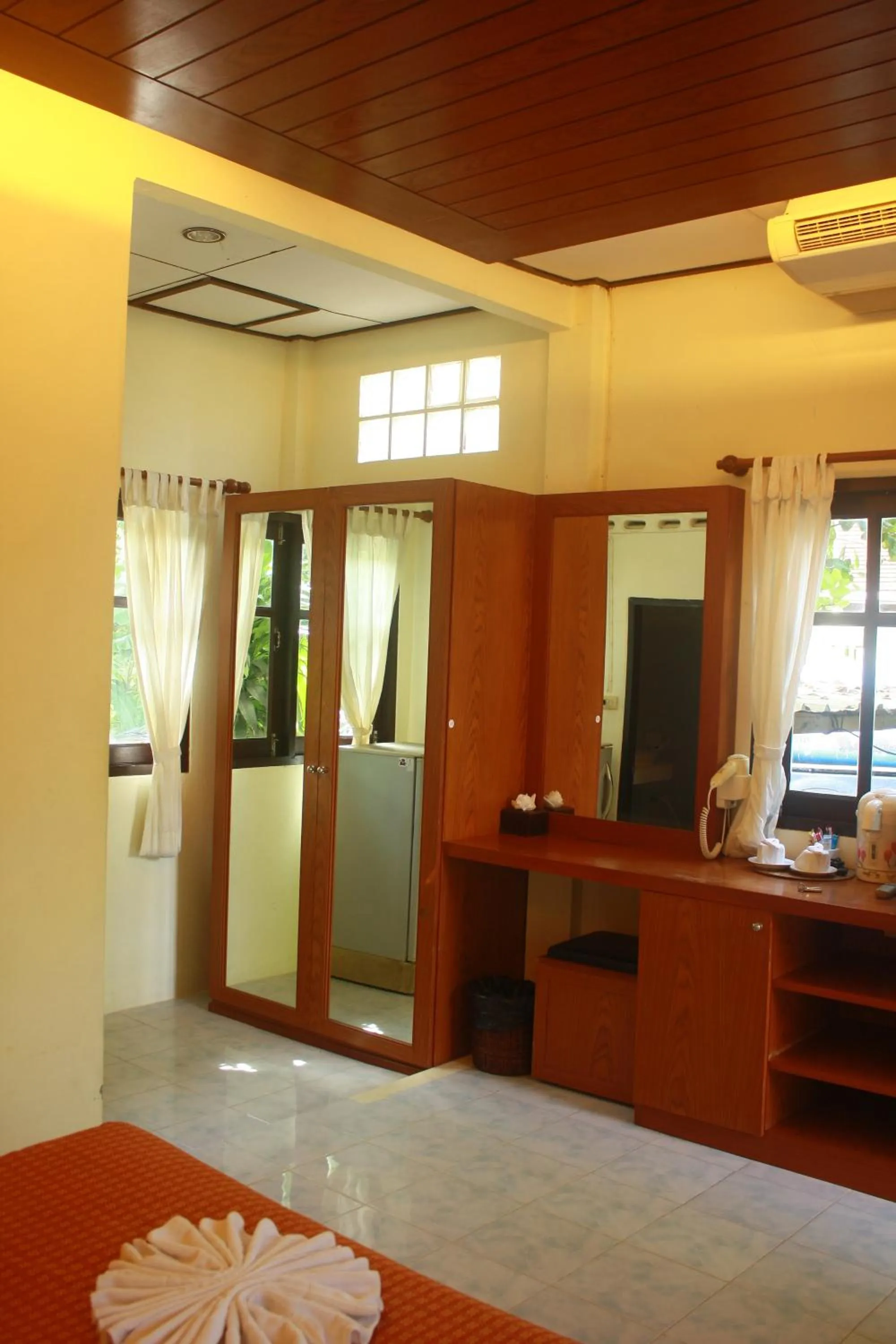 Samui Honey Backpacker Bungalow