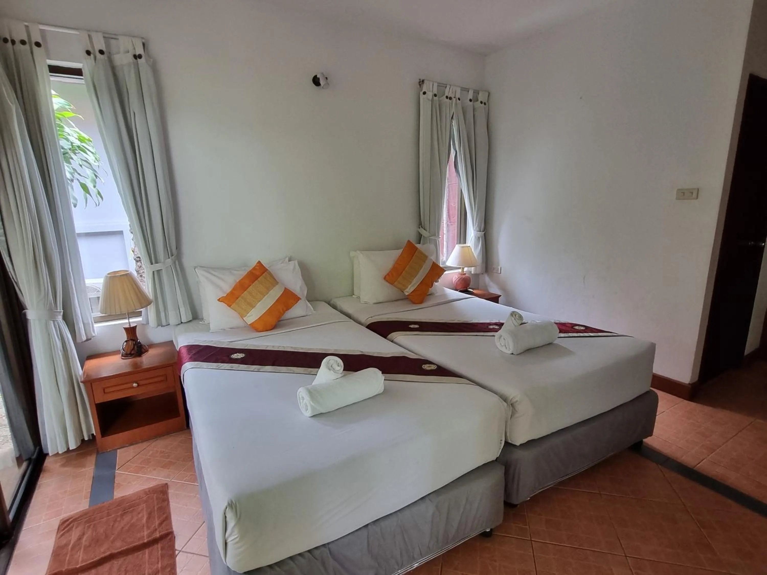 Bed in Samui Honey Backpacker Bungalow