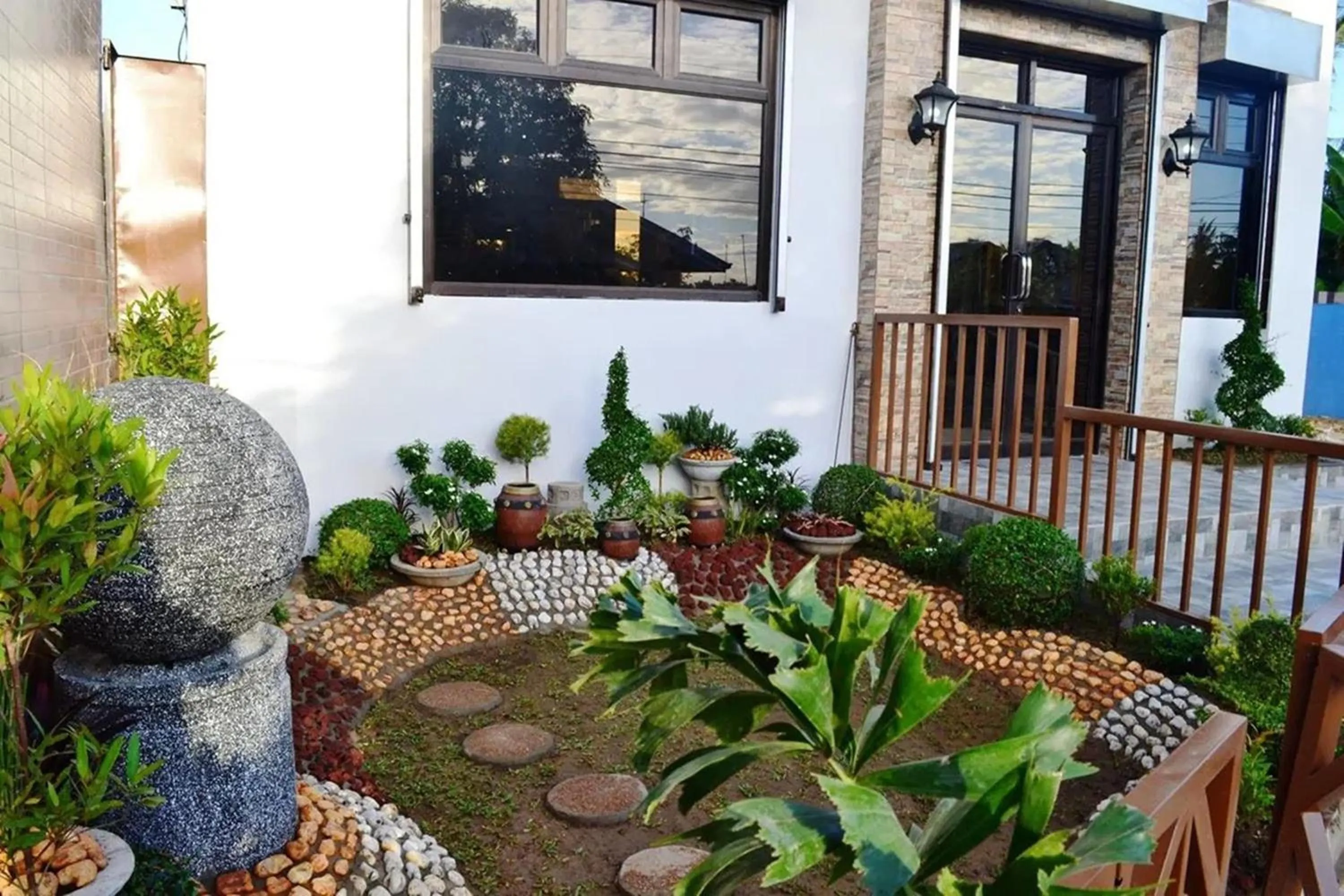 Garden in Casa Del Camba Hotel and Restaurant near Hundred Islands