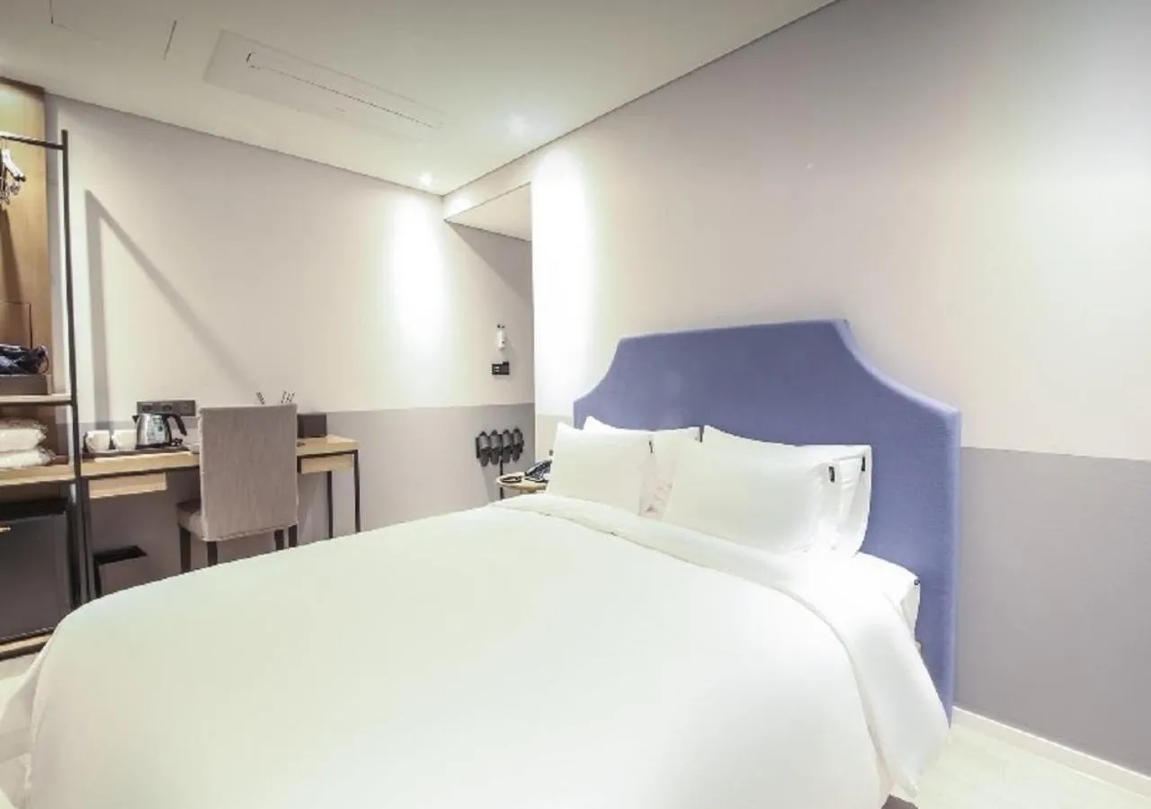 Bed in Londoner Hotel Gwangan