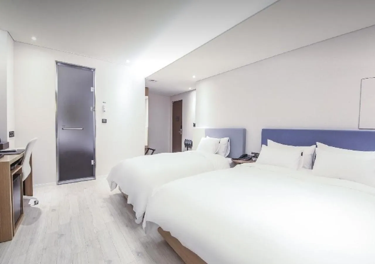 Bed in Londoner Hotel Gwangan