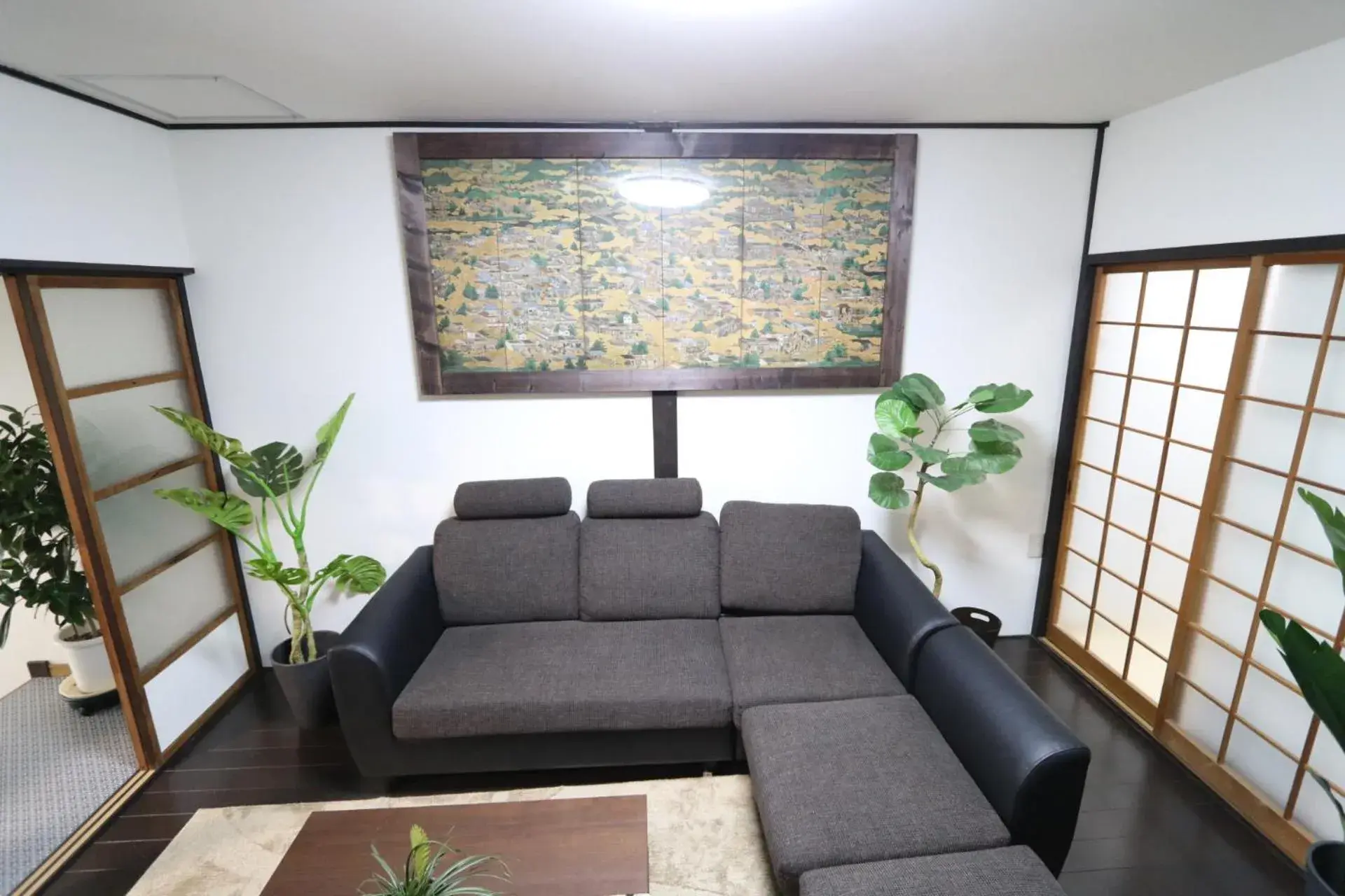 GUEST HOUSE E-NINE GUEST HOUSE E-NINE